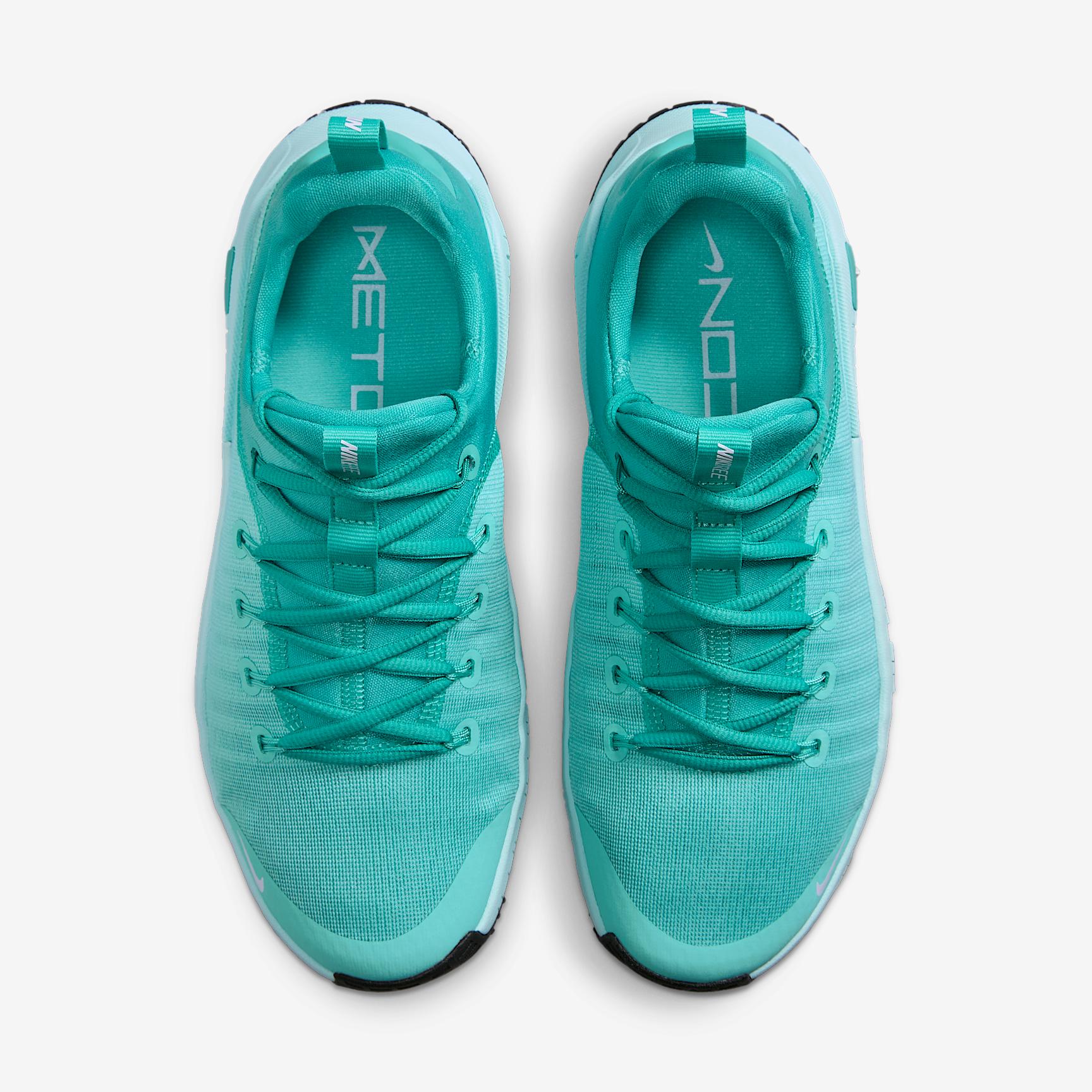 Nike Womens Free Metcon 6 Workout Shoes | FJ7126-011 Product Image