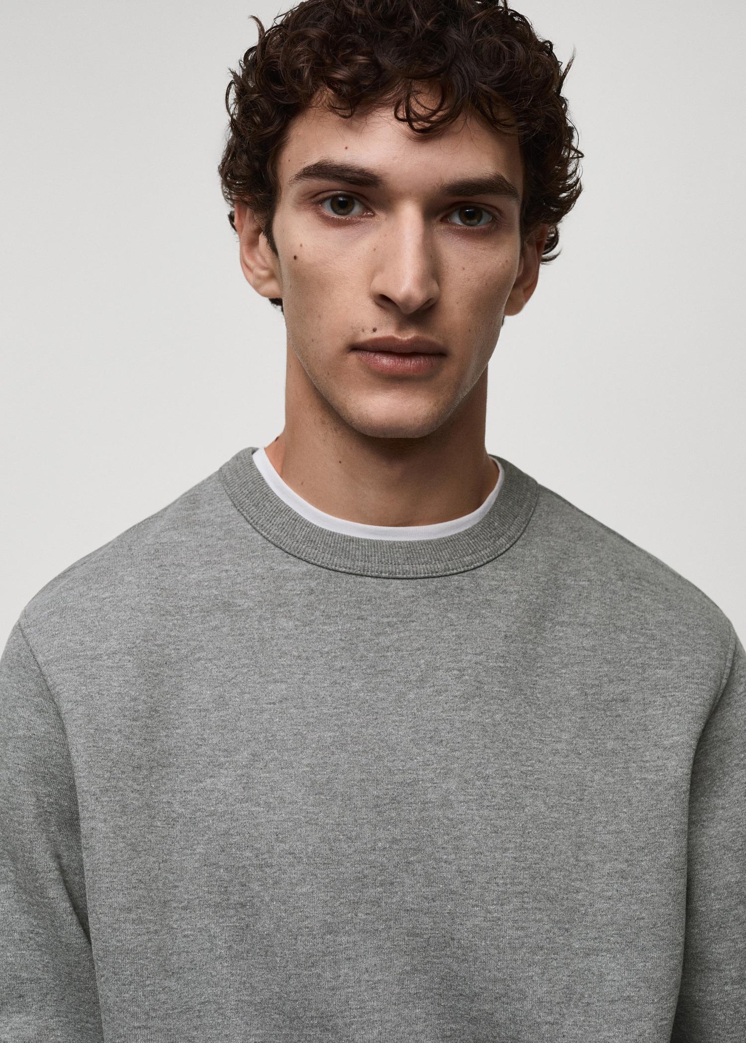 Regular-fit cotton sweatshirt - Men | MANGO USA Product Image