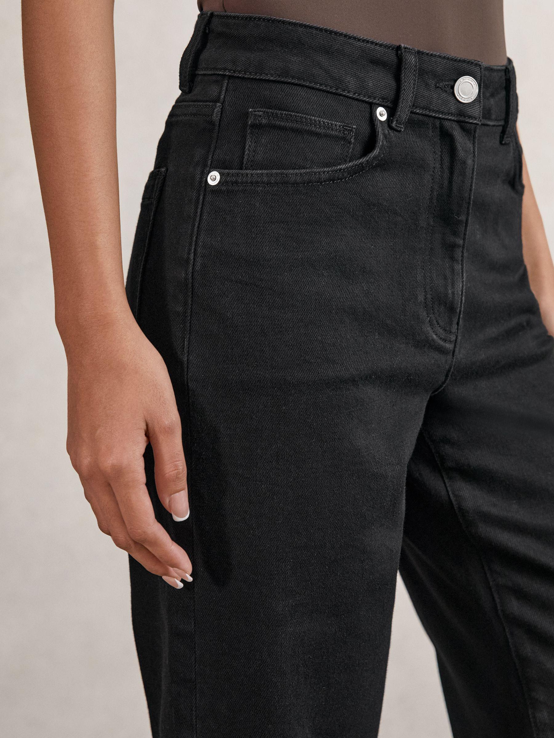 Mid Rise Straight Leg Jeans in Black Product Image