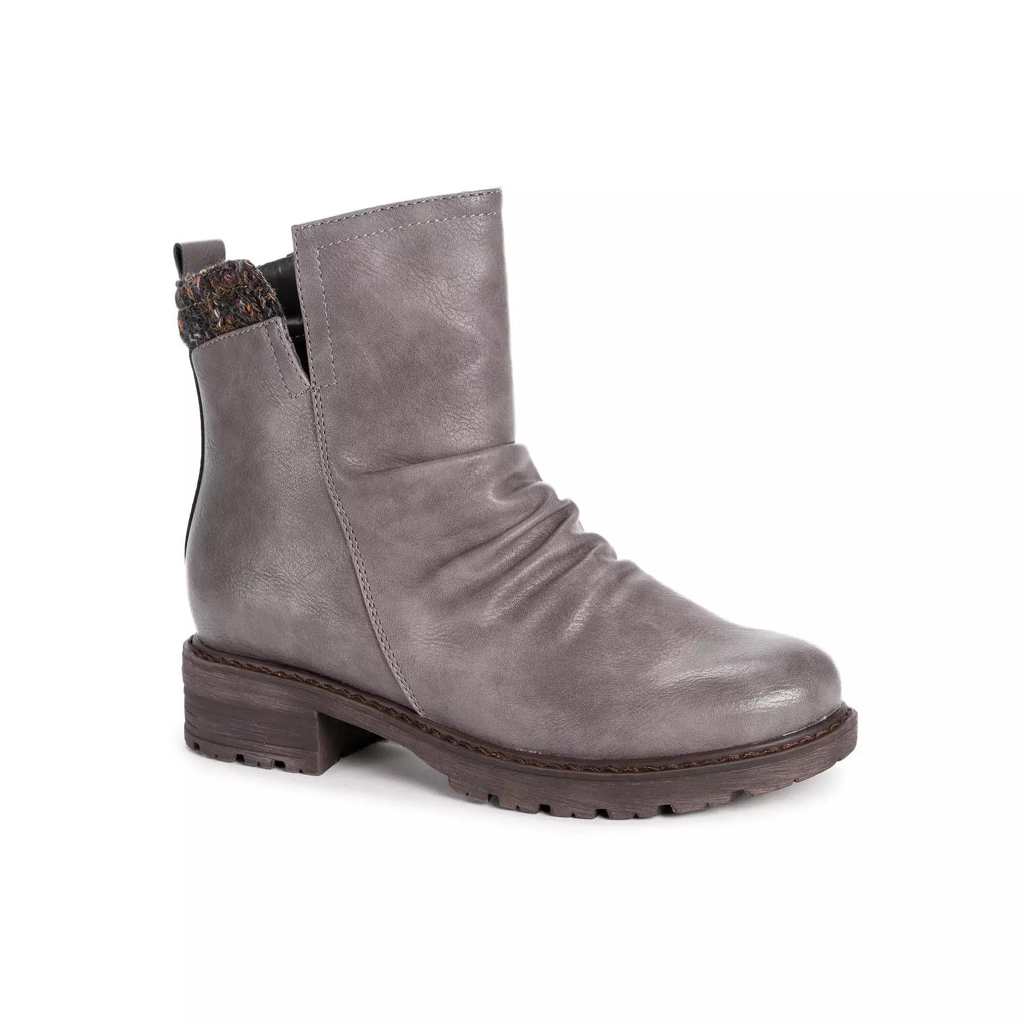 MUK LUKS Logger Banff Women's Ankle Boots,  Product Image