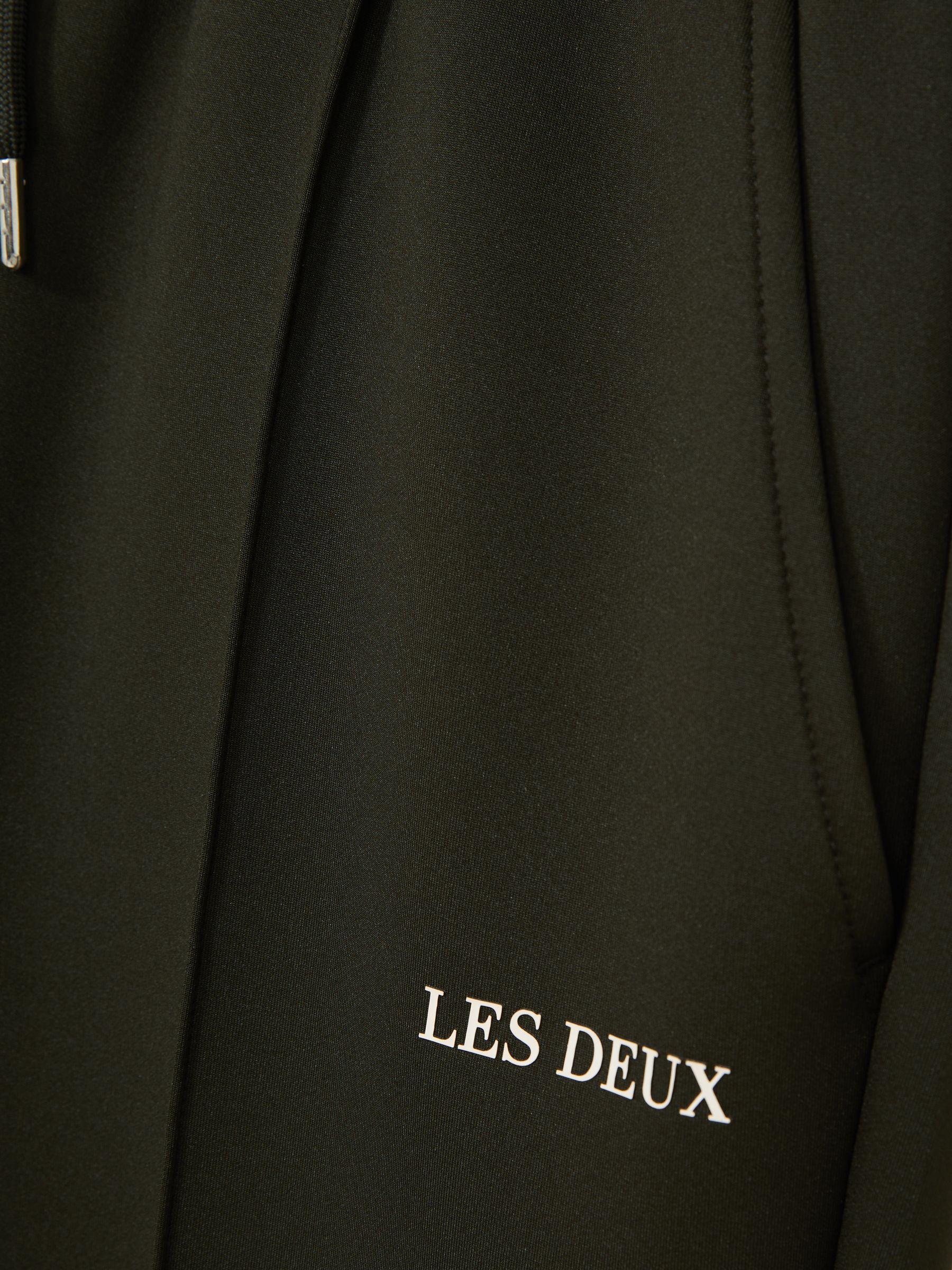 Les Deux Slim-Fit Drawstring Joggers in Dark Green Product Image