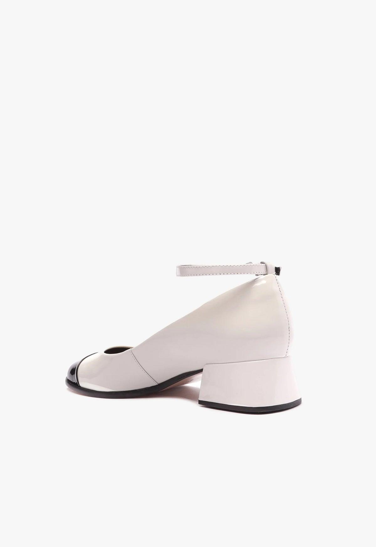 Dorothy Casual Leather Pump Female Product Image