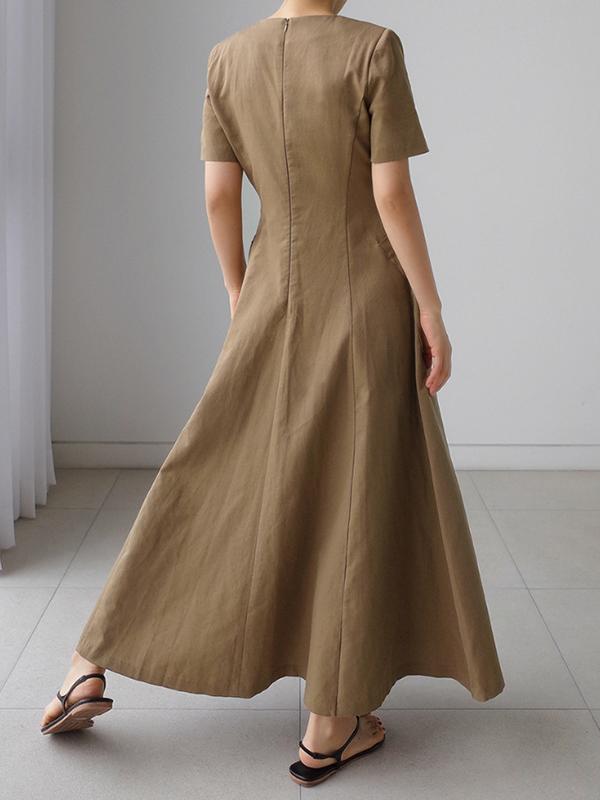 Simple Casual Solid Color Pleated Midi Dress Product Image