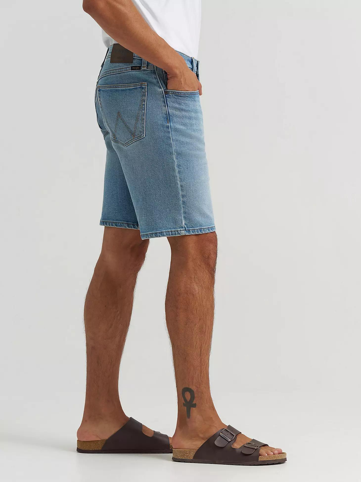 Men's Free To Stretch™ Denim Short | Men's SHORTS | Wrangler® Product Image