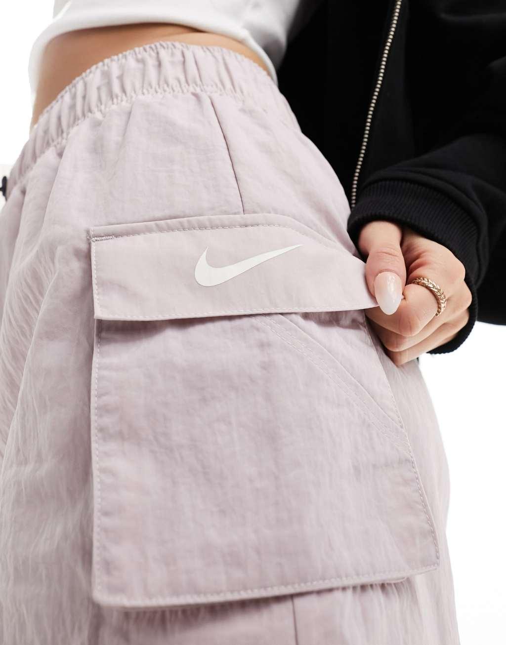 Nike woven cargo shorts in light gray  Product Image