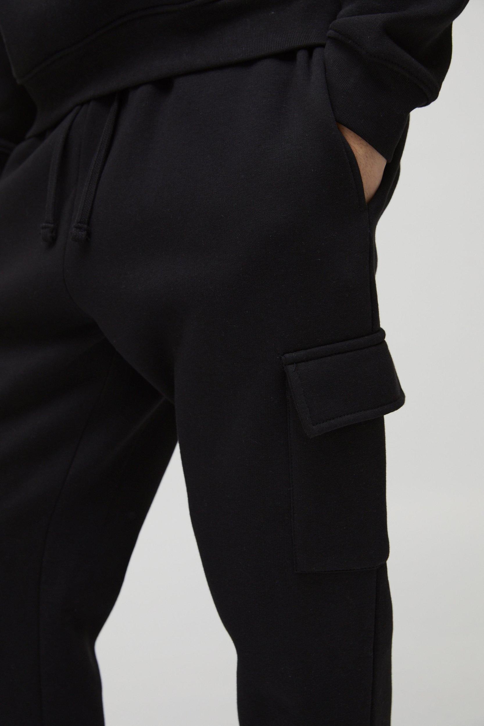 330GSM Slim Fit Basic Cargo Sweatpants | boohooMAN USA Product Image
