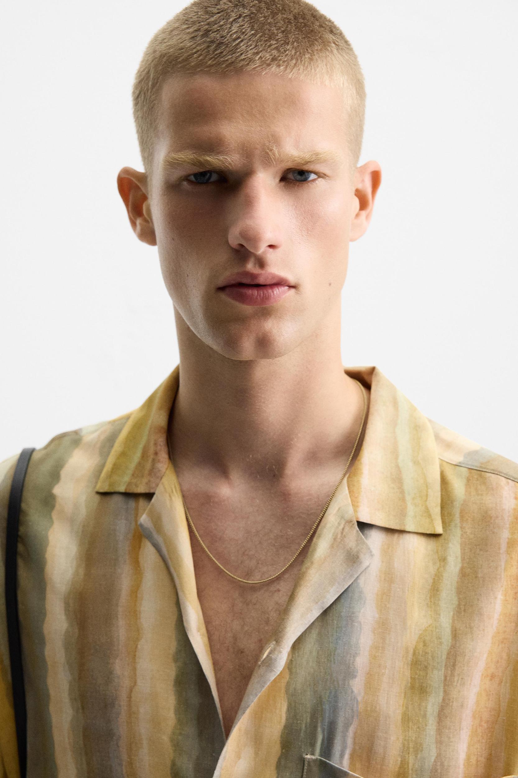 STRIPED PRINT SHIRT Product Image