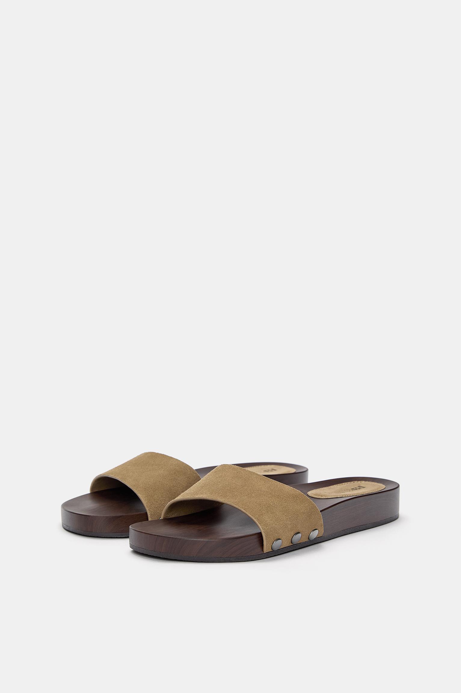 Leather flat sandals Product Image