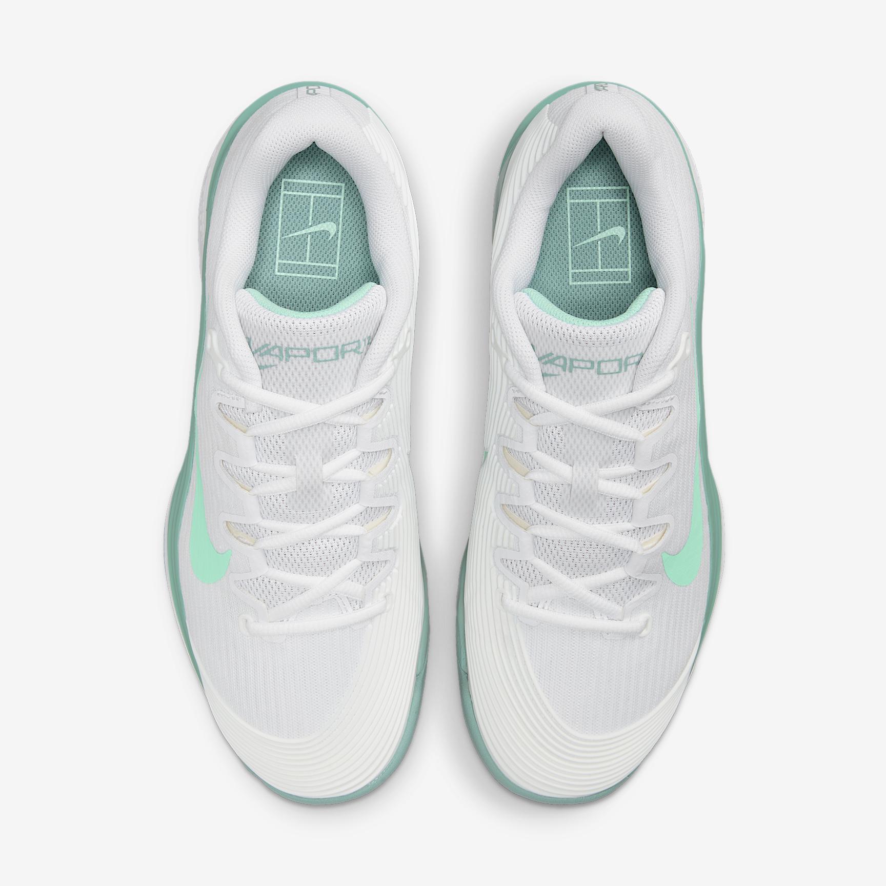 Nike Womens Vapor Hard Court Tennis Shoes | FV5554-104 Product Image