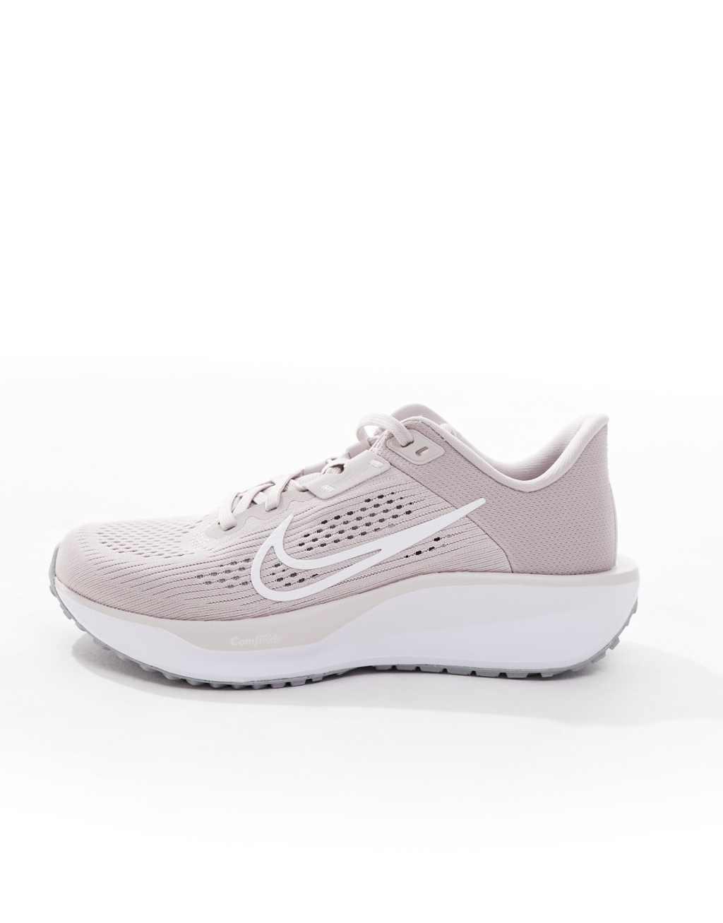 Nike Running Quest 6 sneakers in light pink and white Product Image