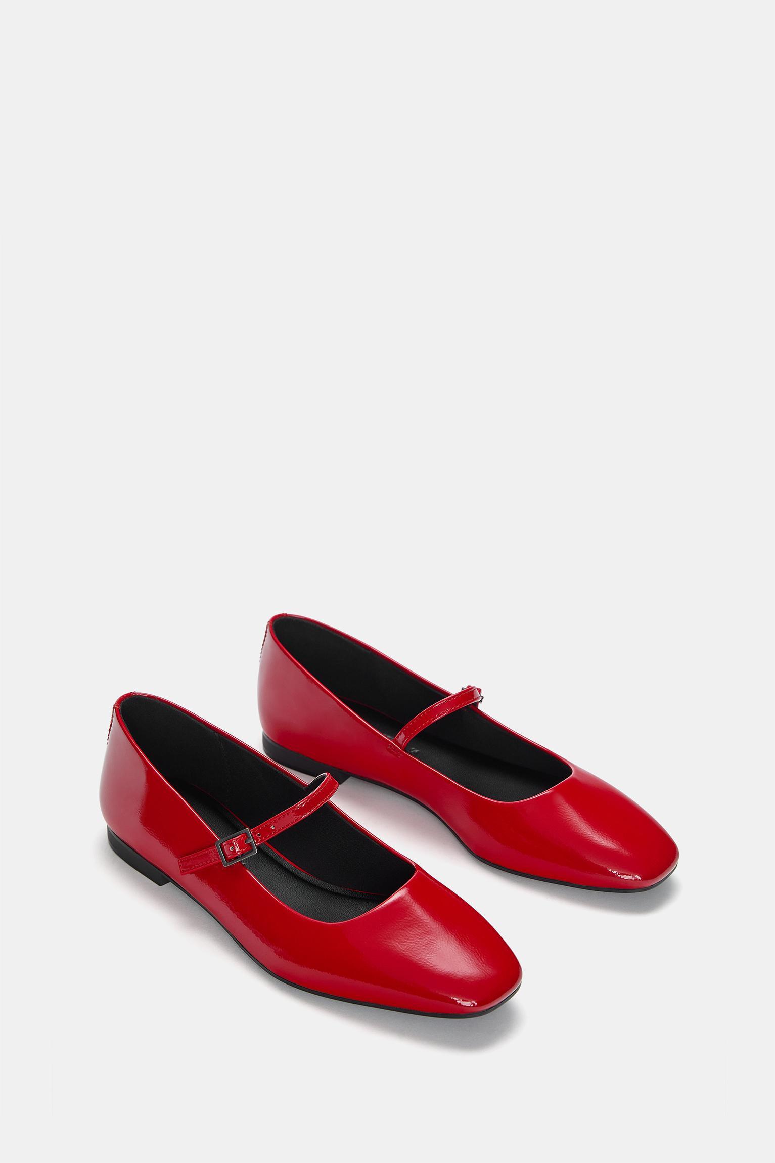 Faux patent leather ballerinas Product Image