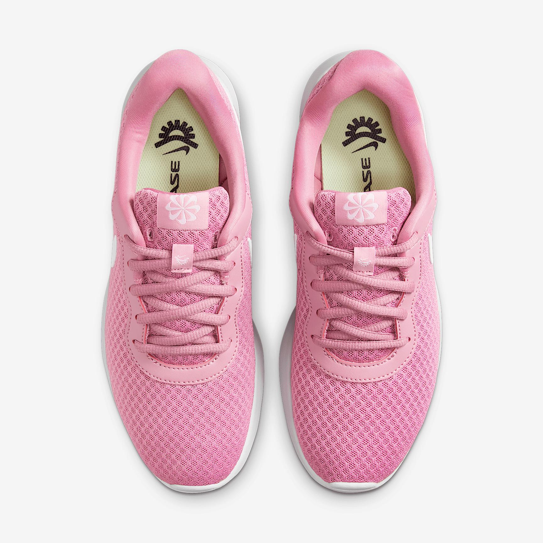 Nike Women's Tanjun EasyOn Shoes Product Image