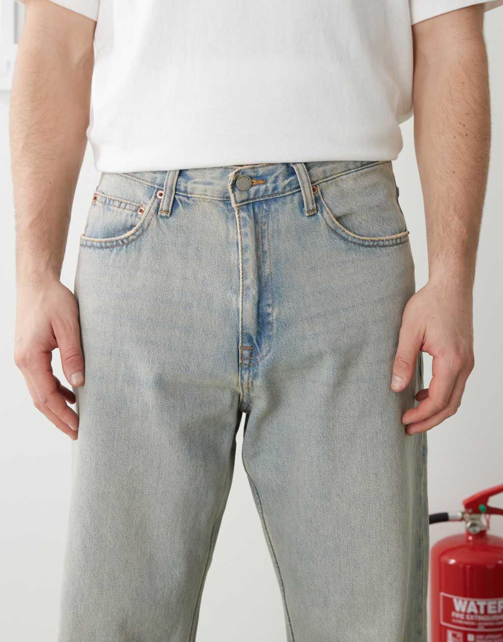 Dr Denim Omar wide relaxed fit straight leg jeans in canyon light vintage lightwash blue Product Image