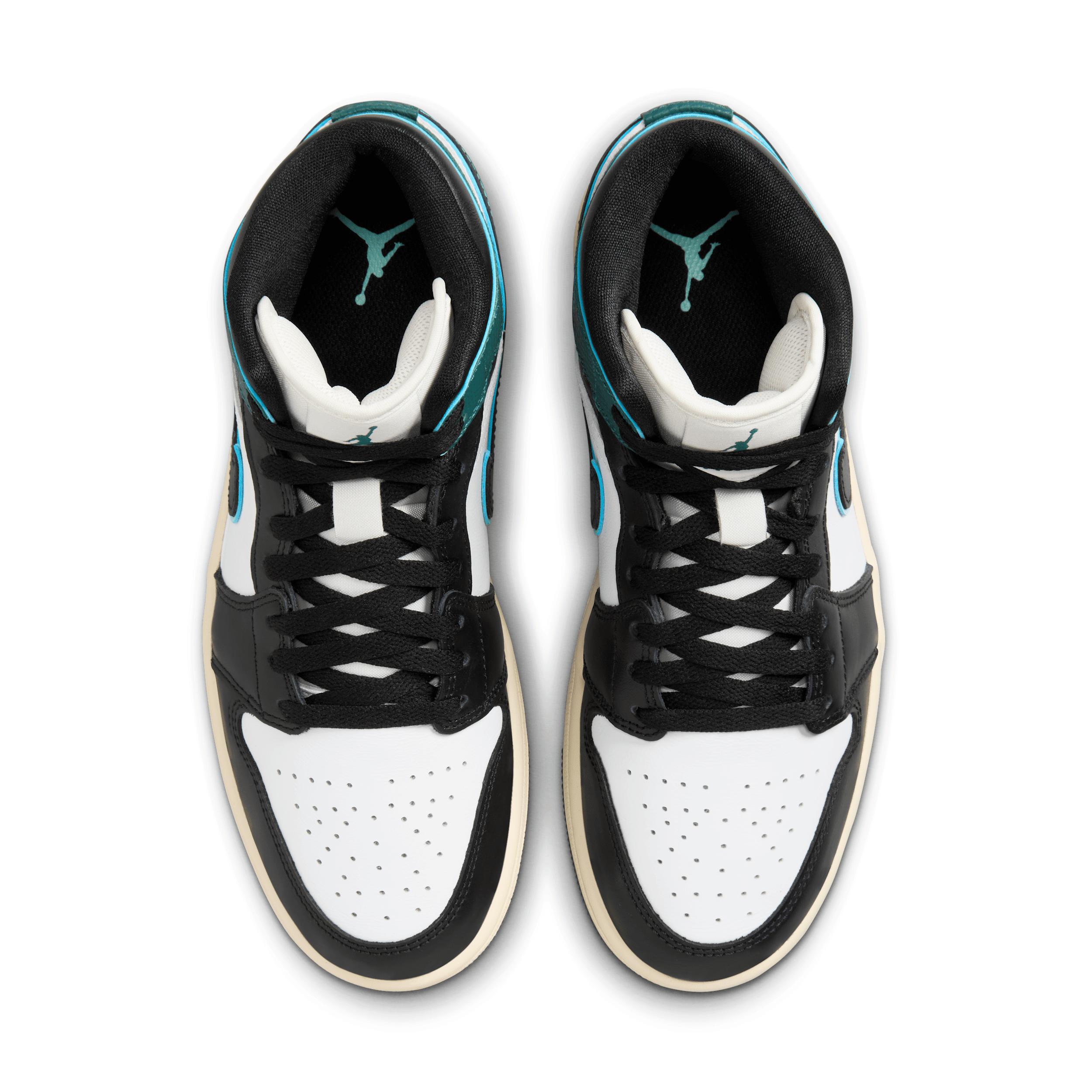 Women's Air Jordan 1 Mid SE Shoes Product Image