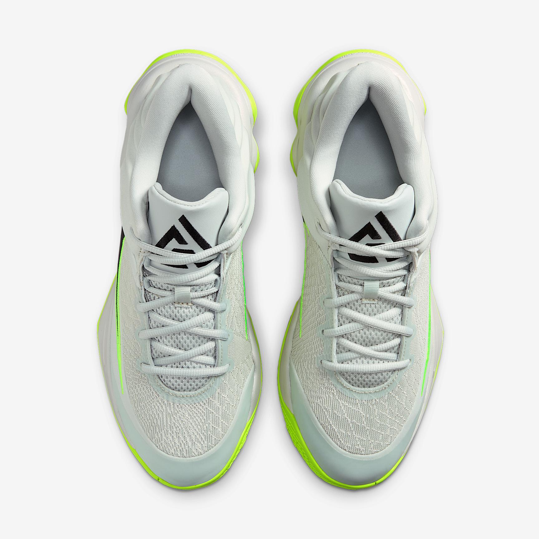 Nike Men's Giannis Immortality 4 Basketball Shoes Product Image