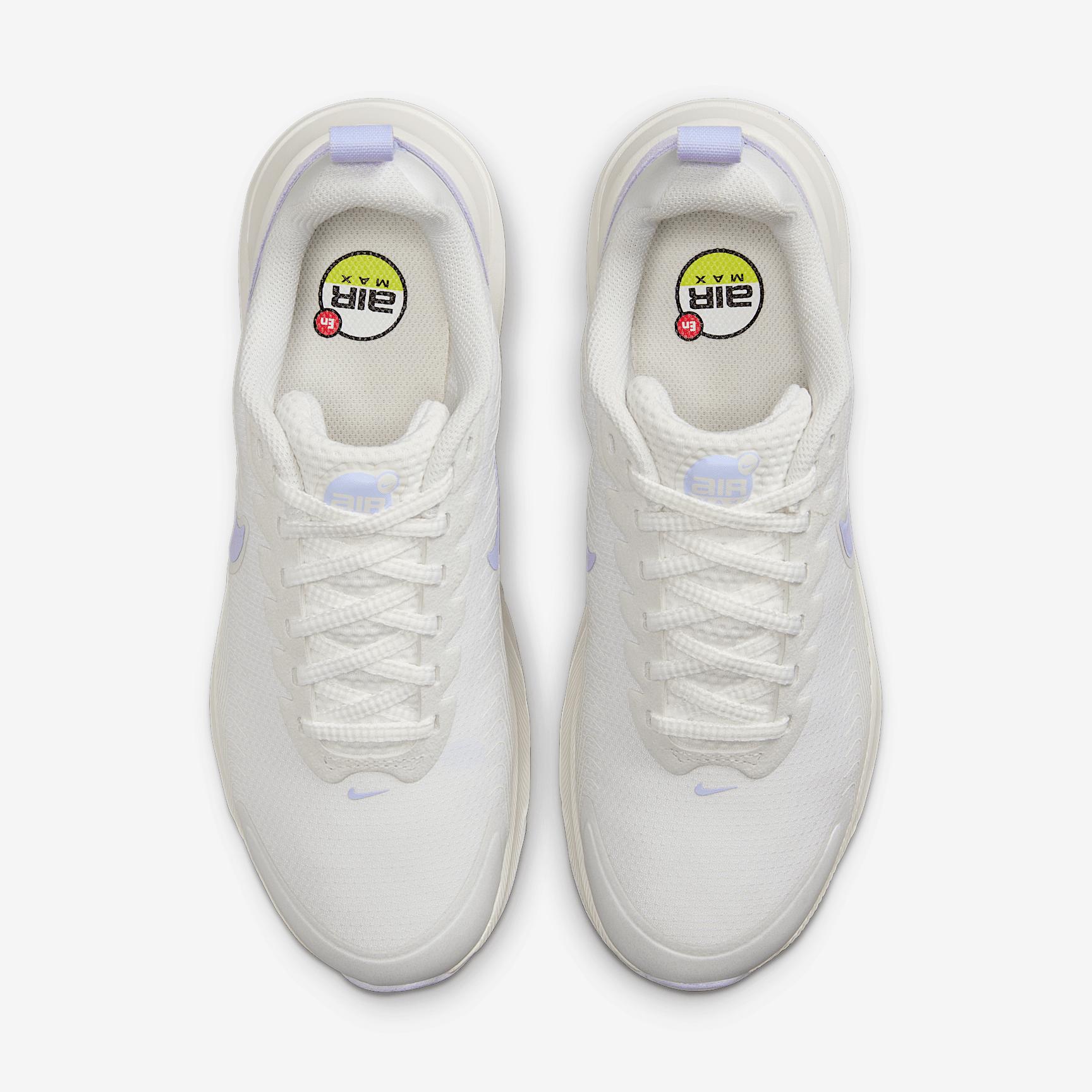 Nike Women's Air Max Nuaxis SE Shoes Product Image