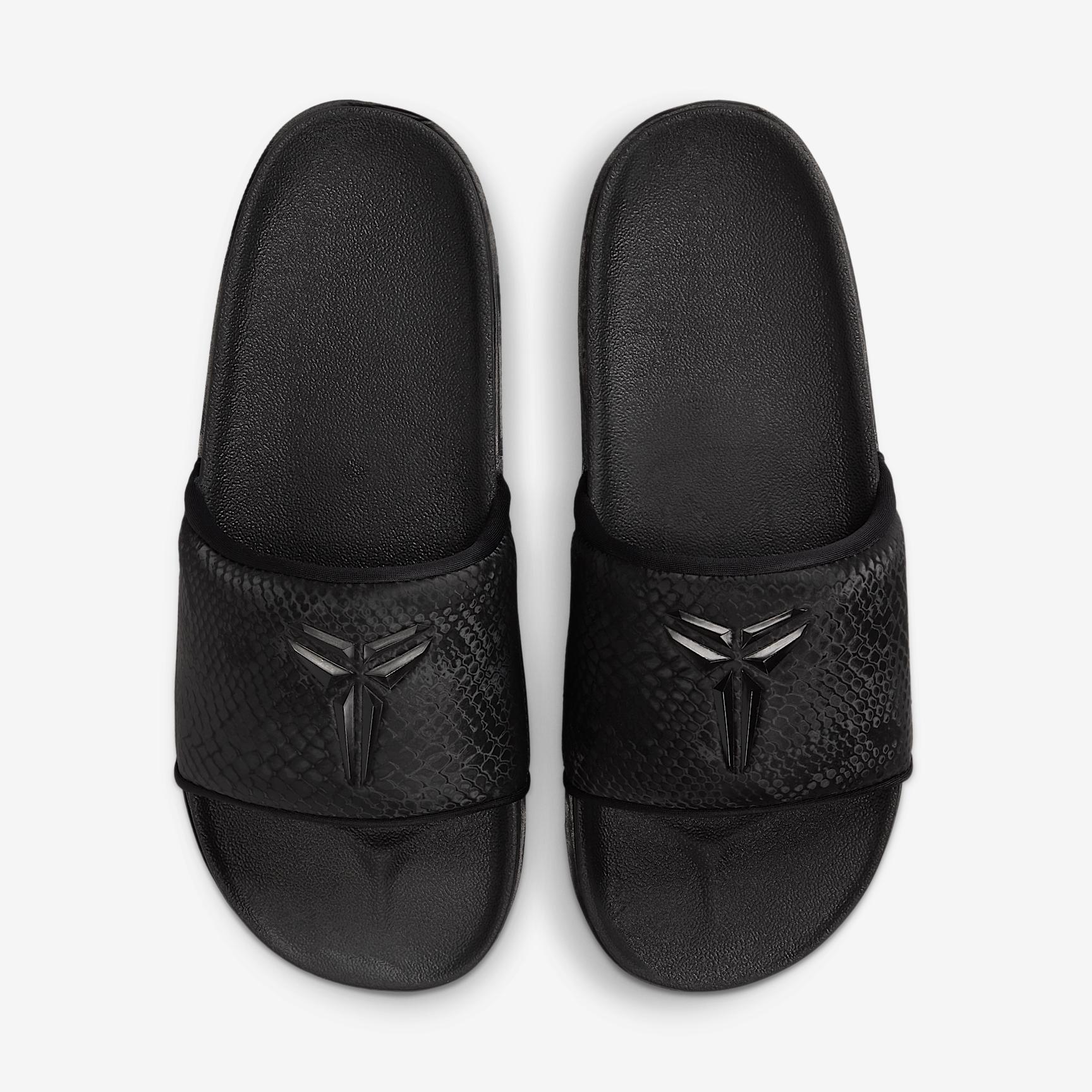 Kobe Offcourt Men's Slides Product Image