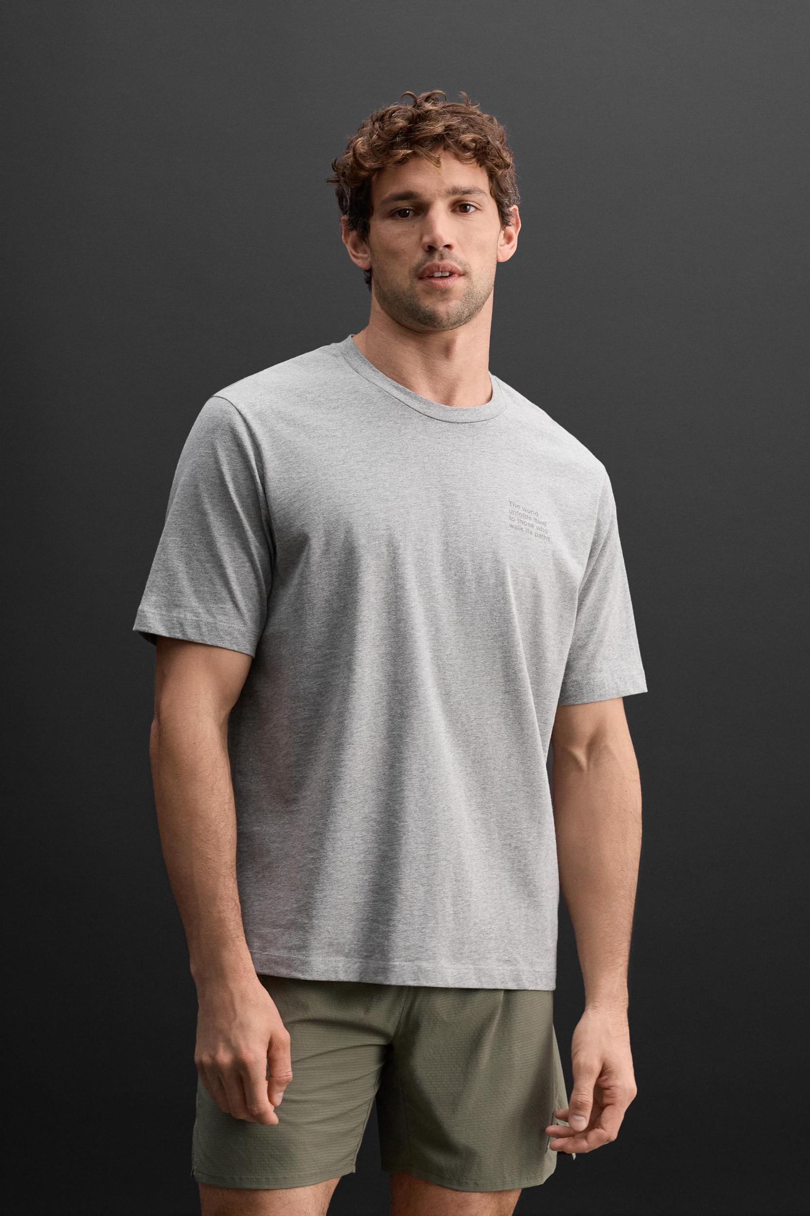 GRAPHIC PRINT T-SHIRT Product Image