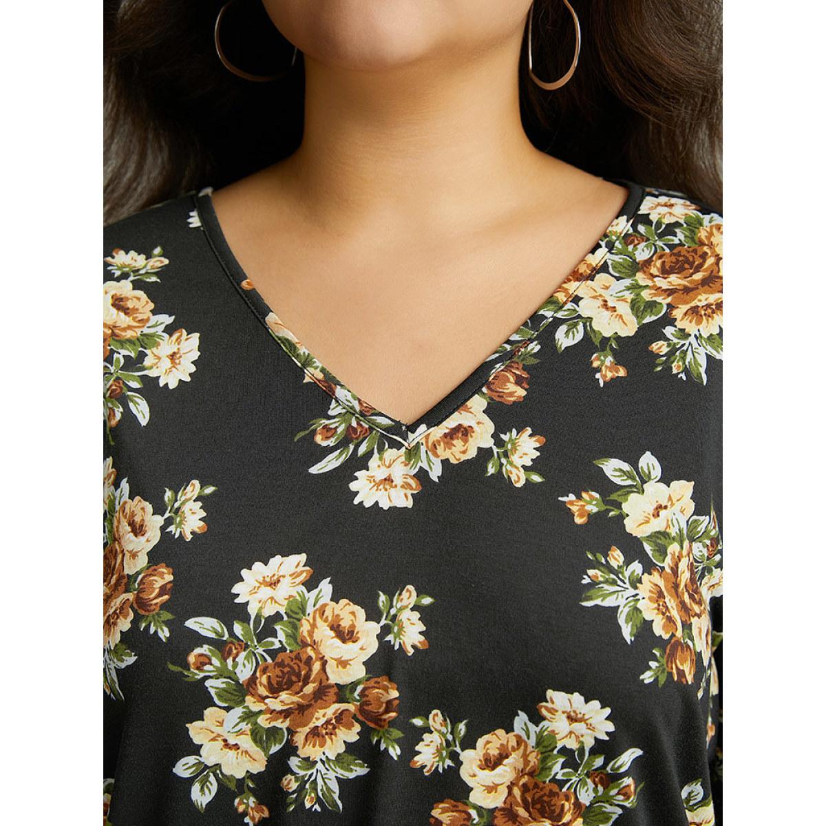Plus Size Floral Print V Neck Ties Sleeve T-shirt Black Women Casual Cross straps Floral V-neck Dailywear T-shirts BloomChic 12/L Product Image