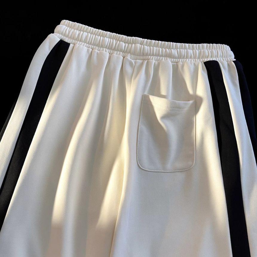 Wide Leg Sweatshorts Product Image