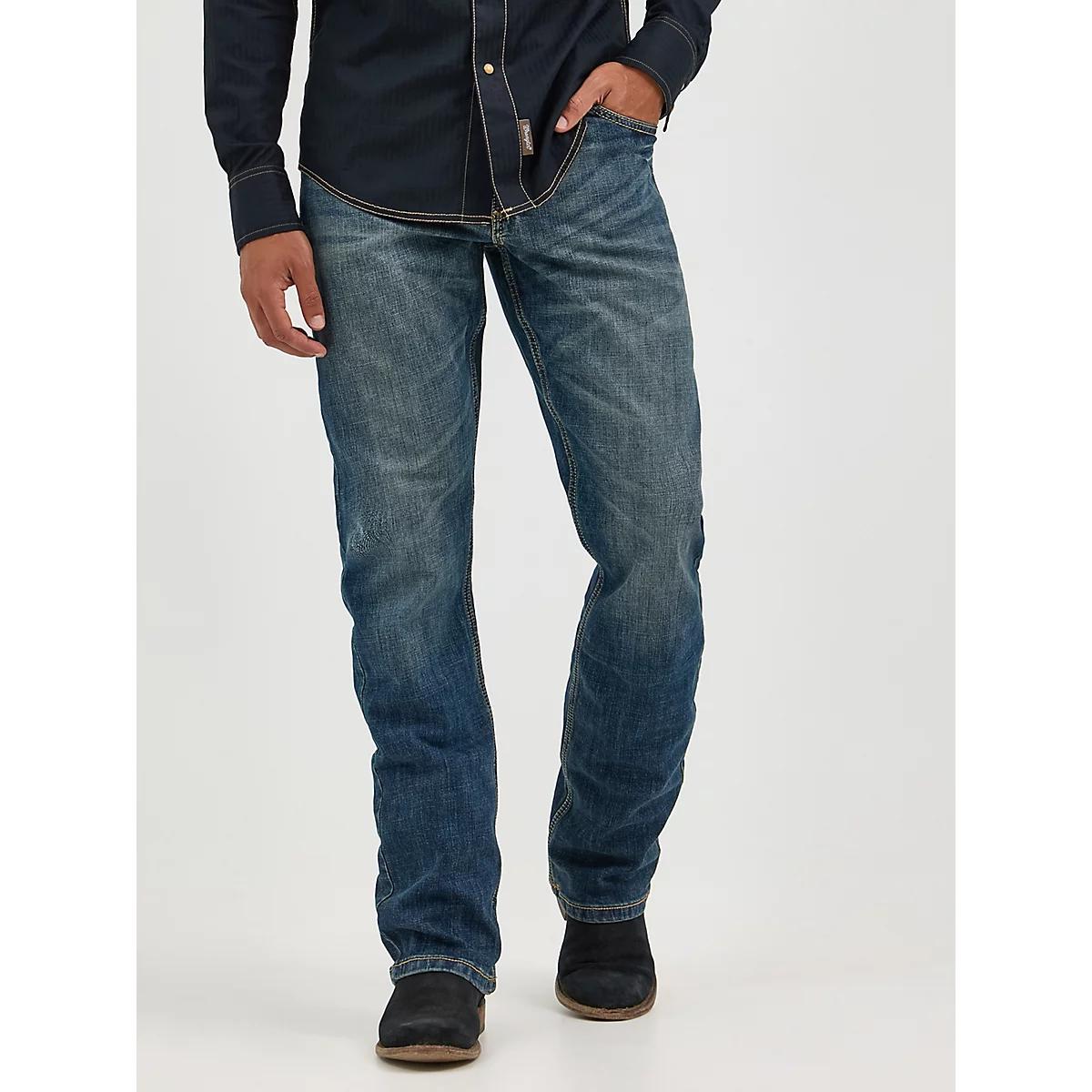 Men's Wrangler Retro® Slim Fit Bootcut Jean in Layton Product Image