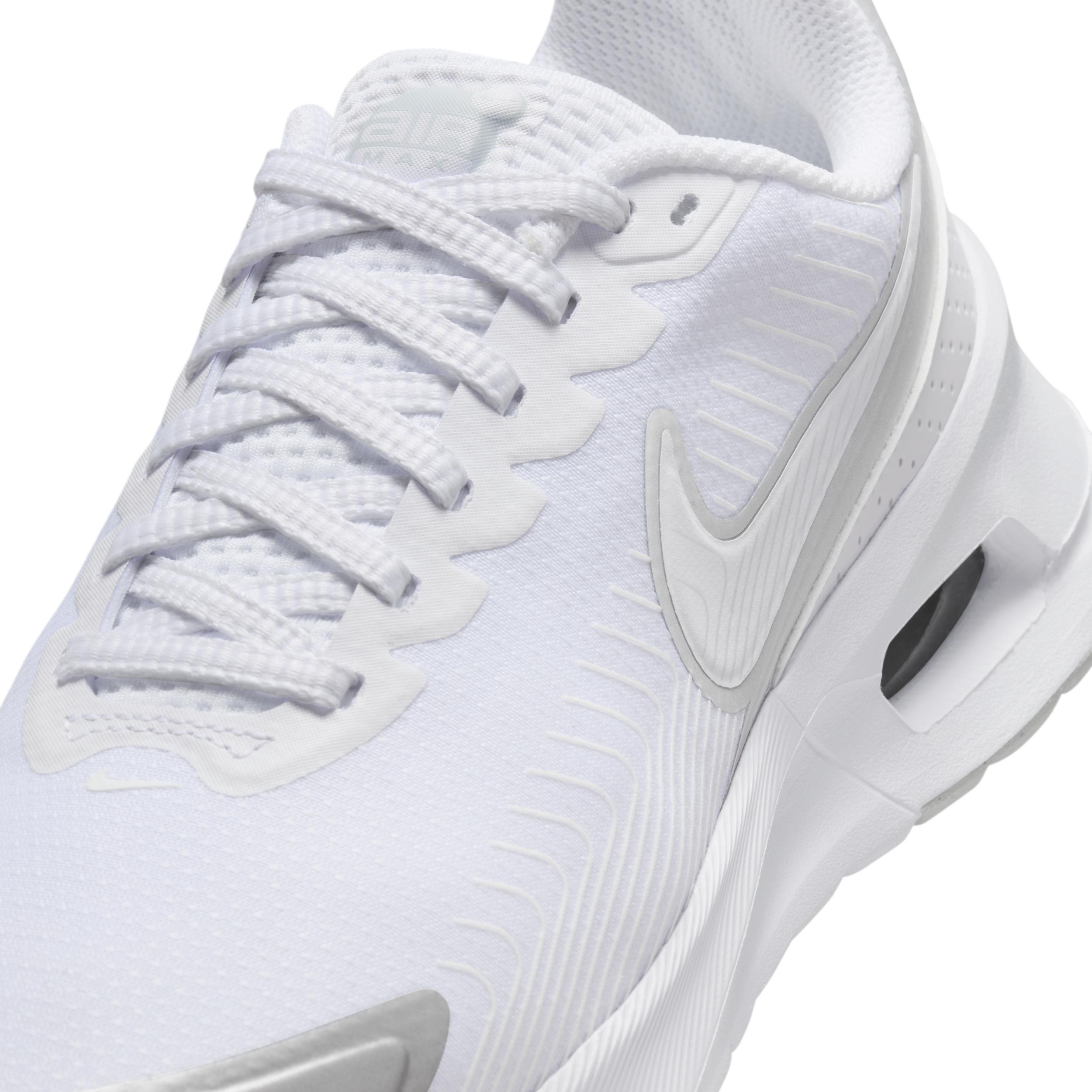 Nike Womens Air Max Nuaxis Shoes | HF1233-101 Product Image