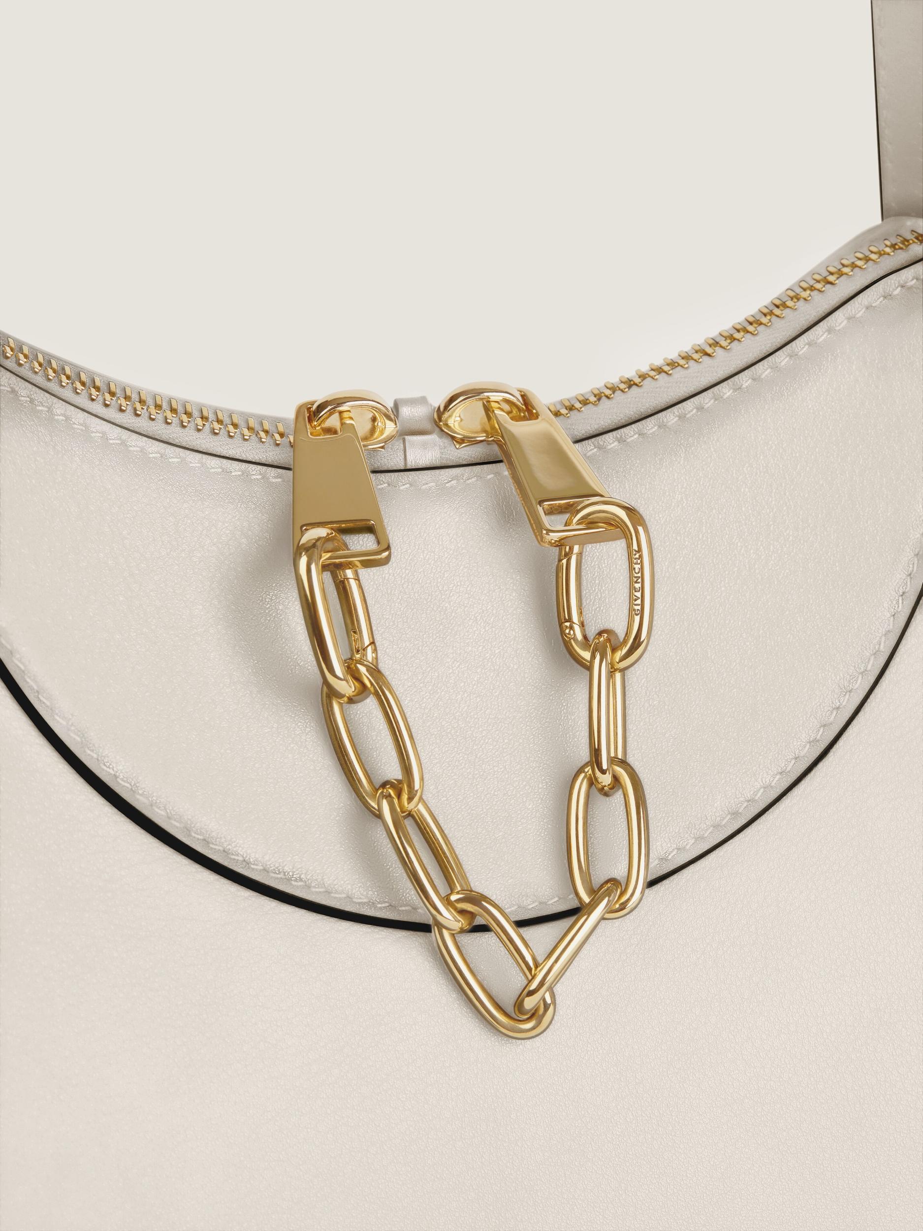 Medium The Snatch bag in grained leather Product Image