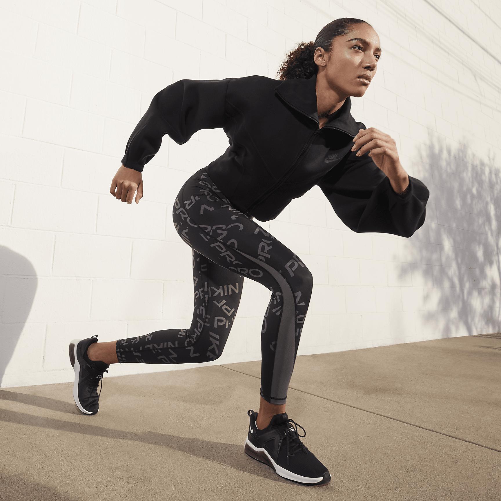 Nike Air Max Bella TR 5 Women's Workout Shoes Product Image