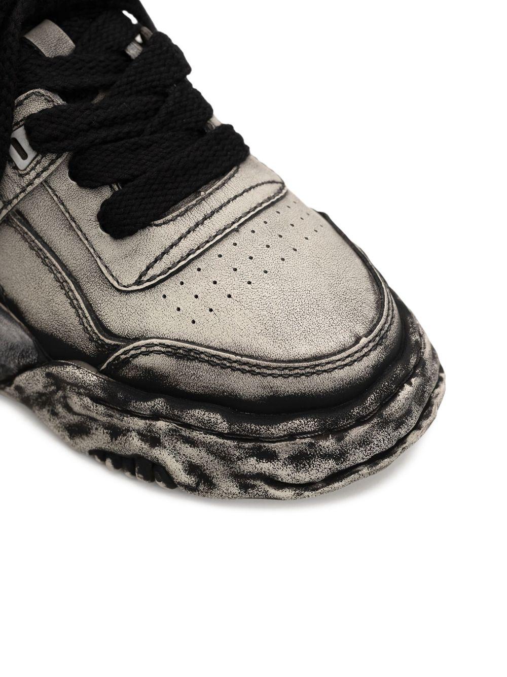 leather sneakers  Product Image