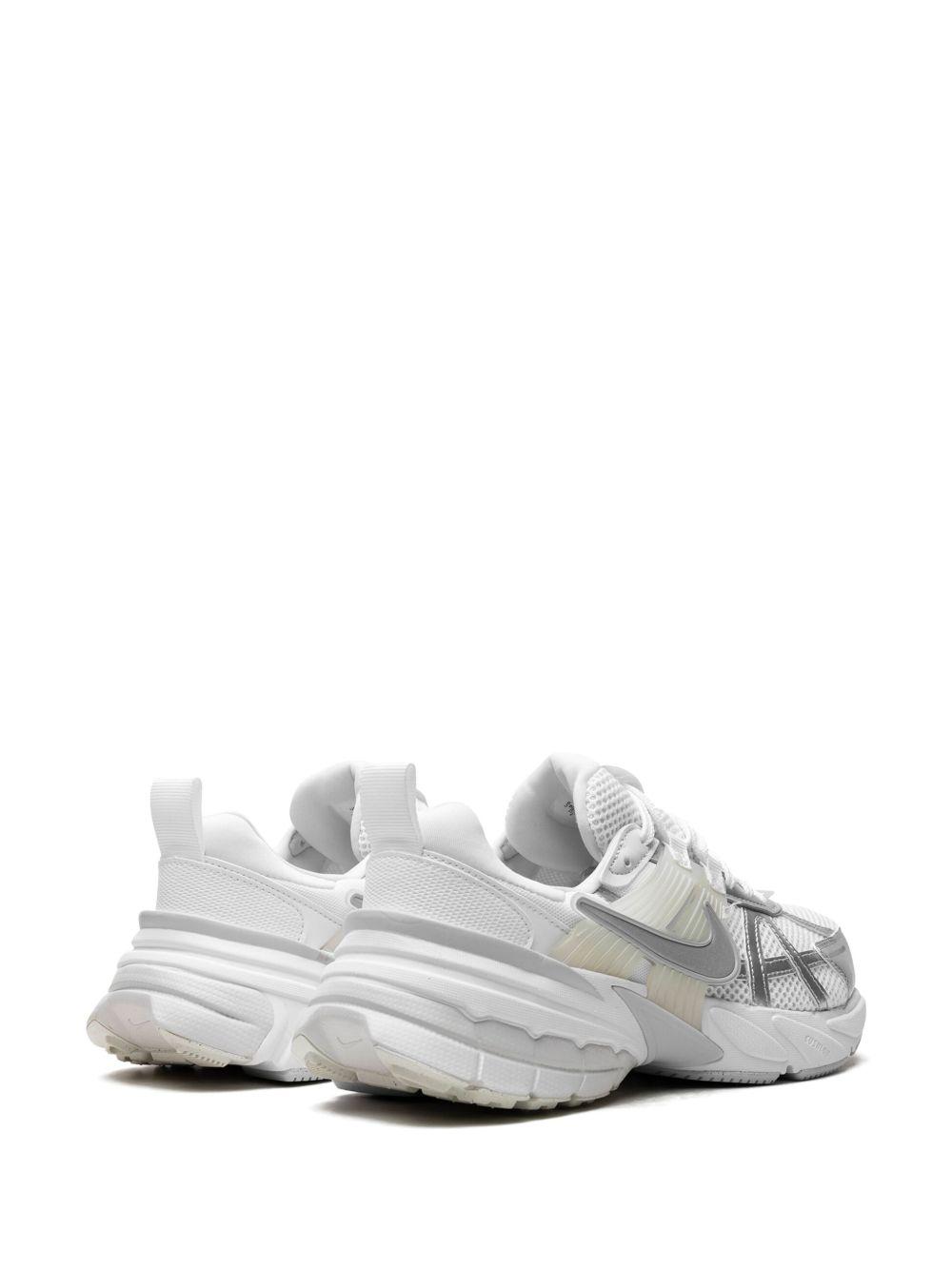 V2K Run low-top sneakers Product Image