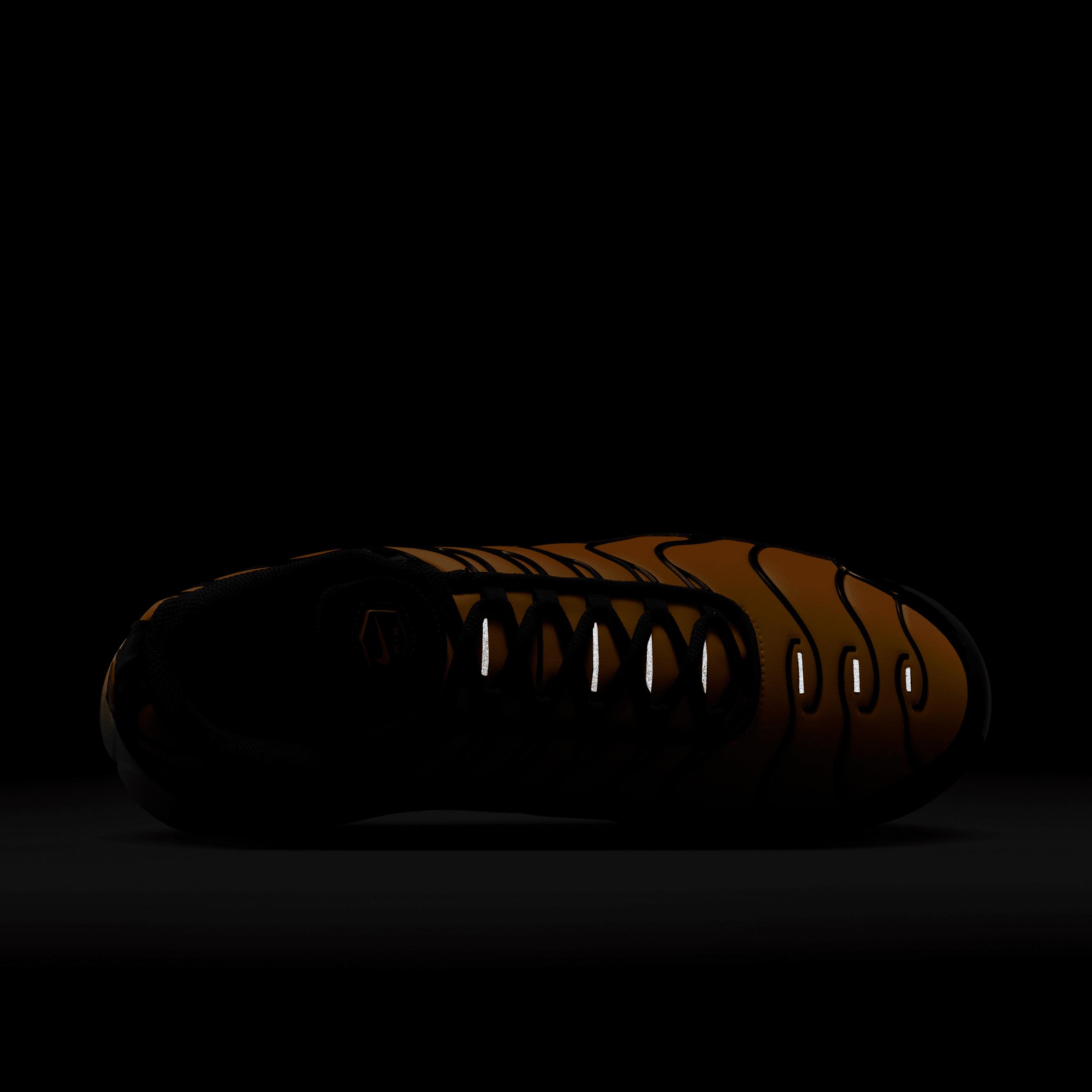 Nike Air Max Plus G Golf Shoes Product Image