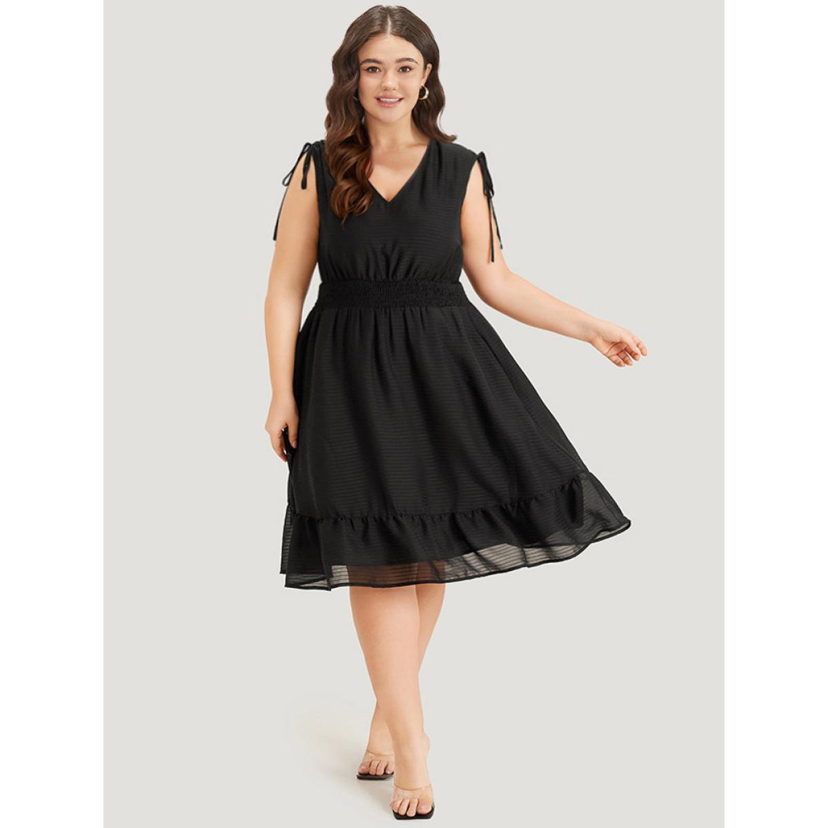 Plus Size Plain Shirred V Neck Pocket Drawstring Sleeveless Dress Black Women Elegant Texture V-neck Sleeveless Curvy Midi Dress BloomChic 14-16/1X Product Image