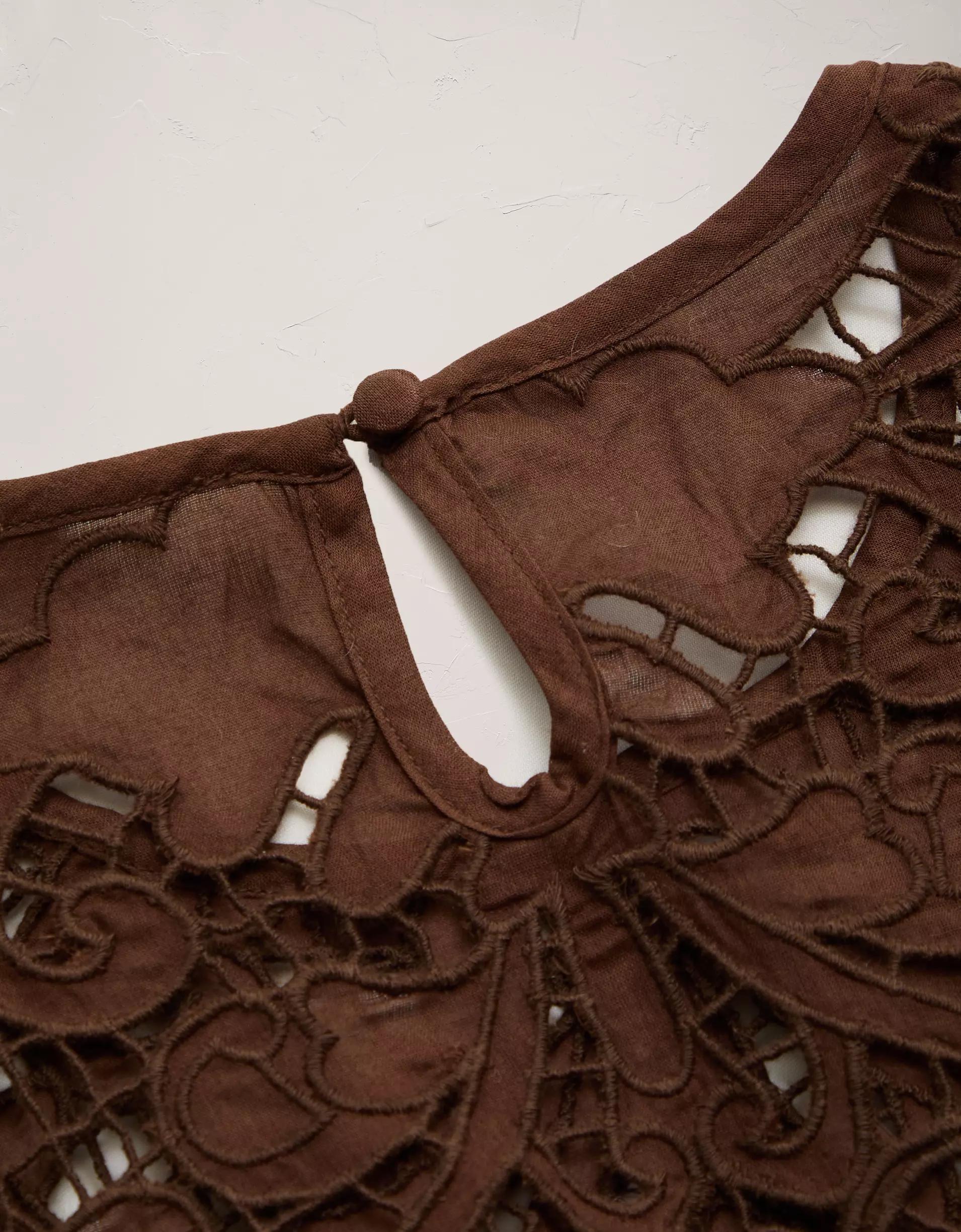 AE77 Premium Lace T-Shirt Product Image