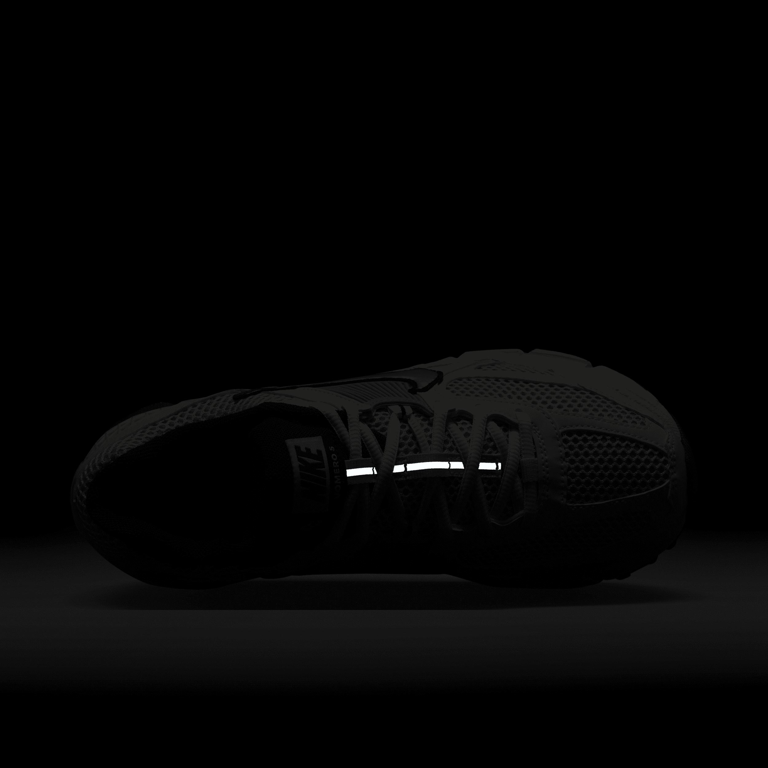 Nike Women's Zoom Vomero 5 Shoes Product Image