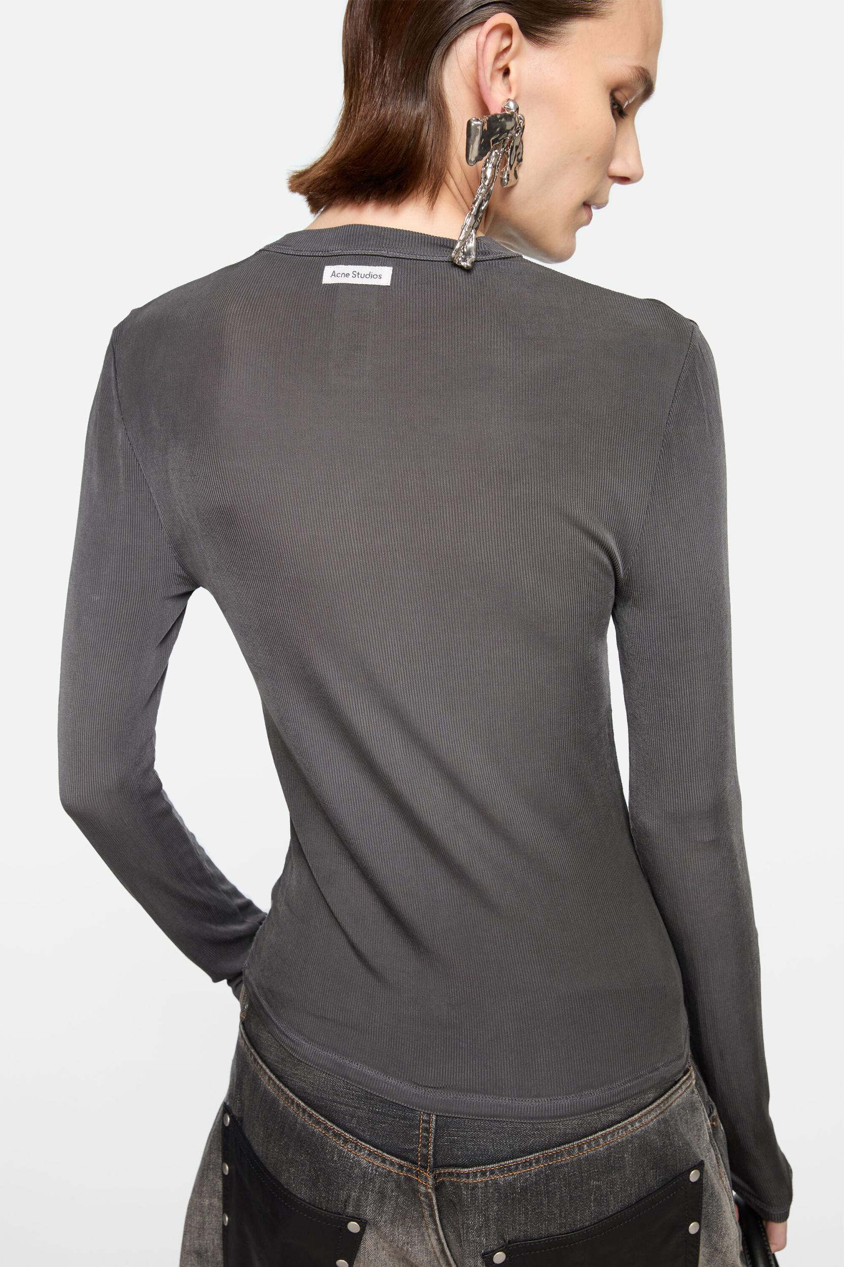 Long sleeve t-shirt Product Image
