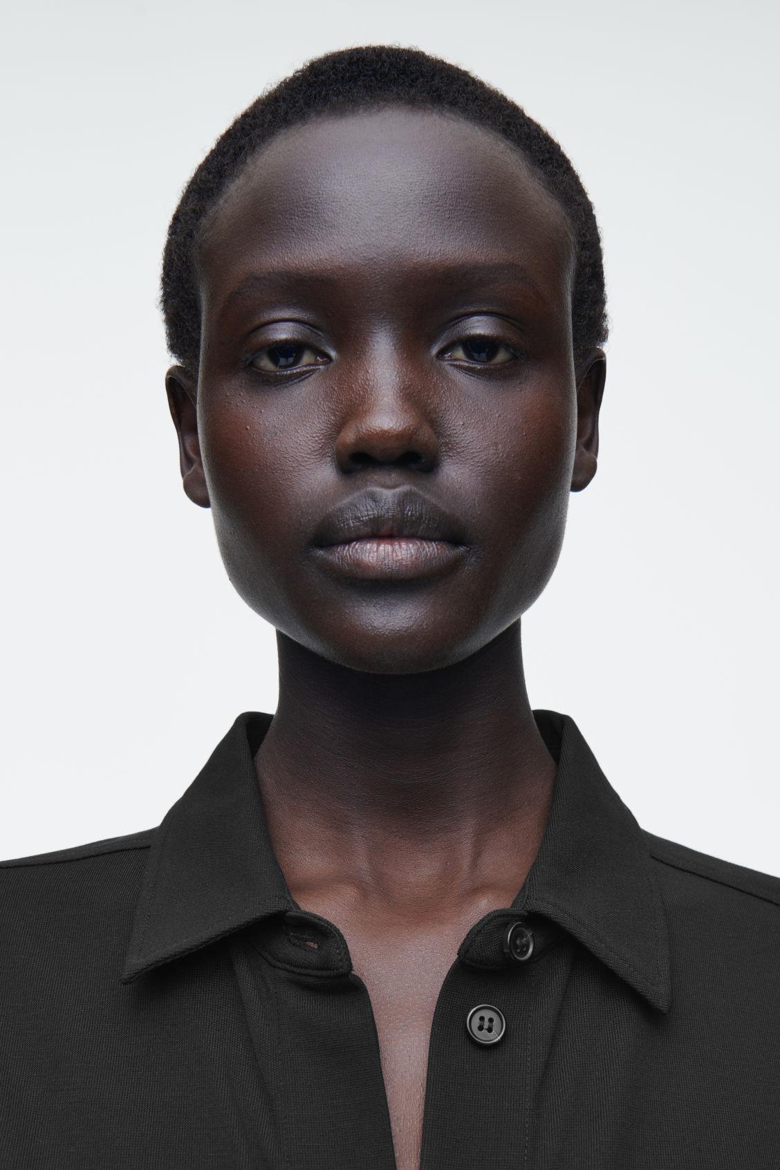 SHORT-SLEEVED JUMPSUIT Product Image