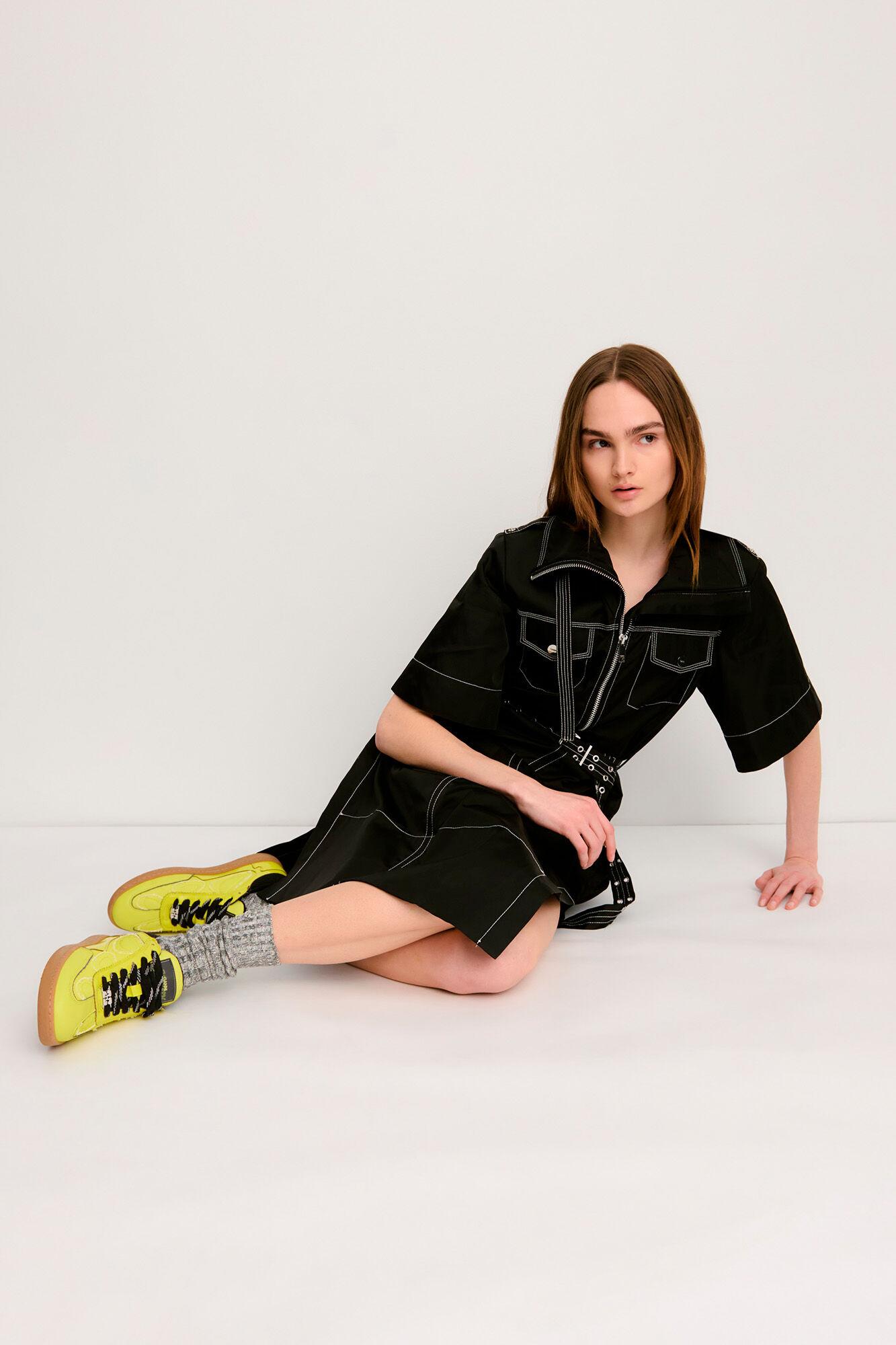 08 Sneakers Product Image