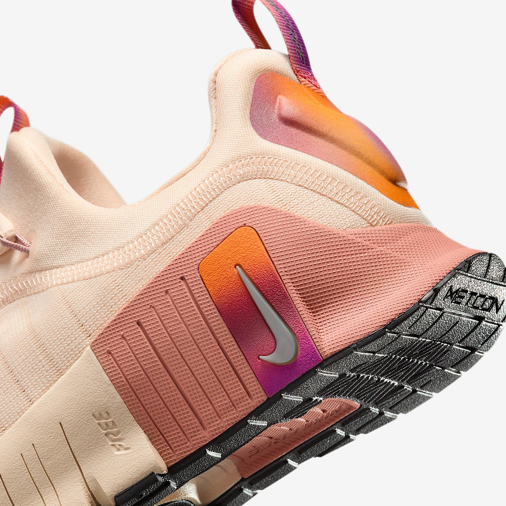 Nike Womens Free Metcon 6 SE Workout Shoes | HQ7399-200 Product Image