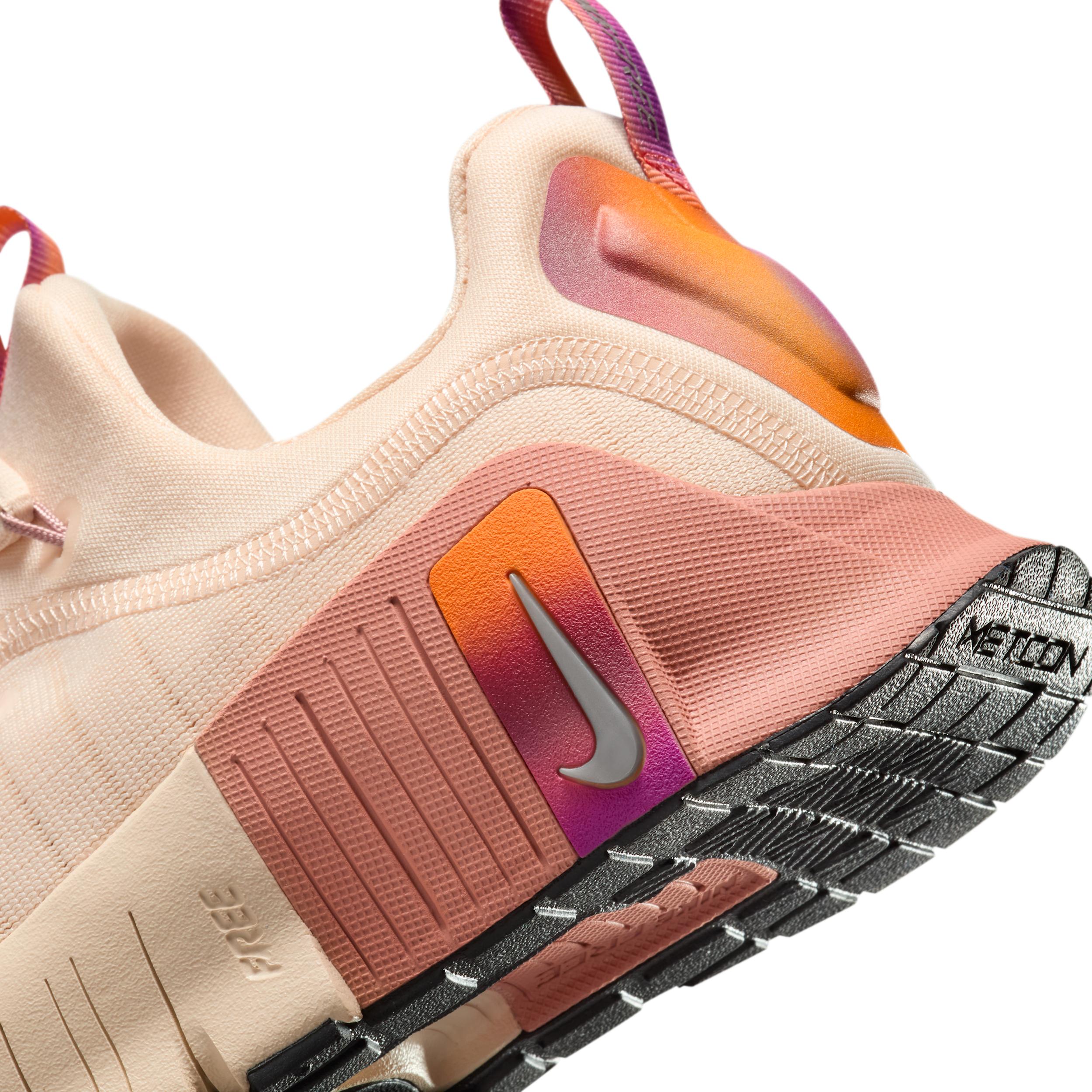 Nike Womens Free Metcon 6 SE Workout Shoes | HQ7399-200 Product Image