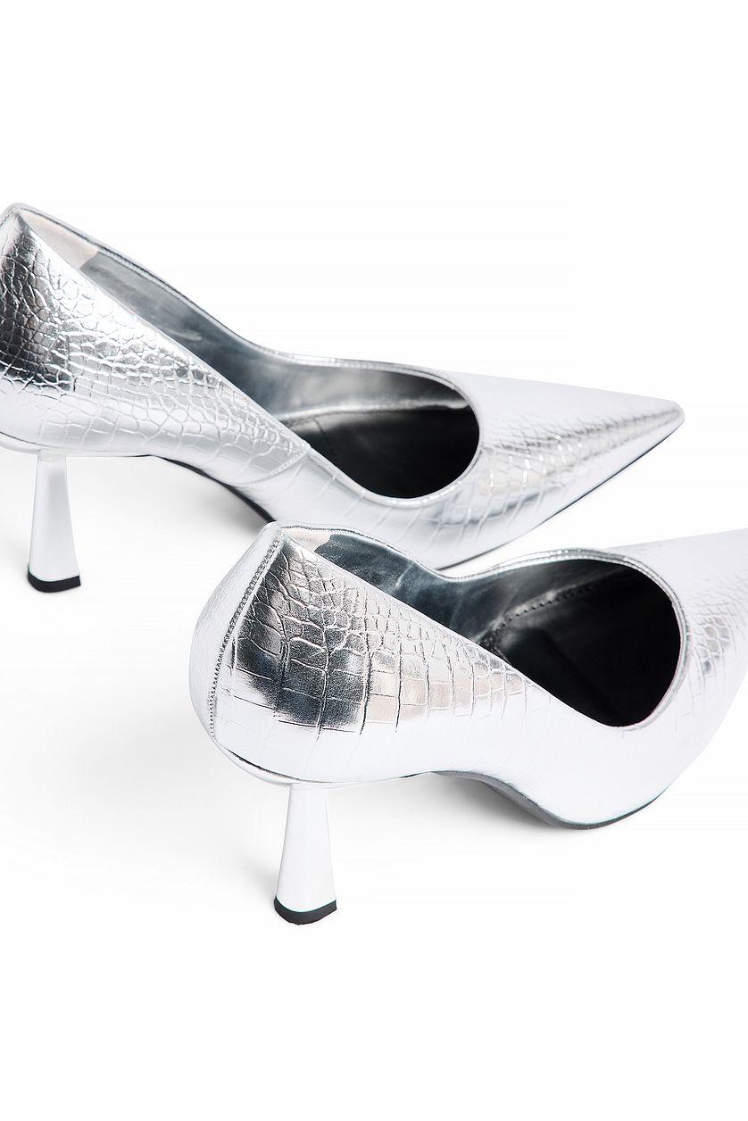Pointy Pumps Product Image