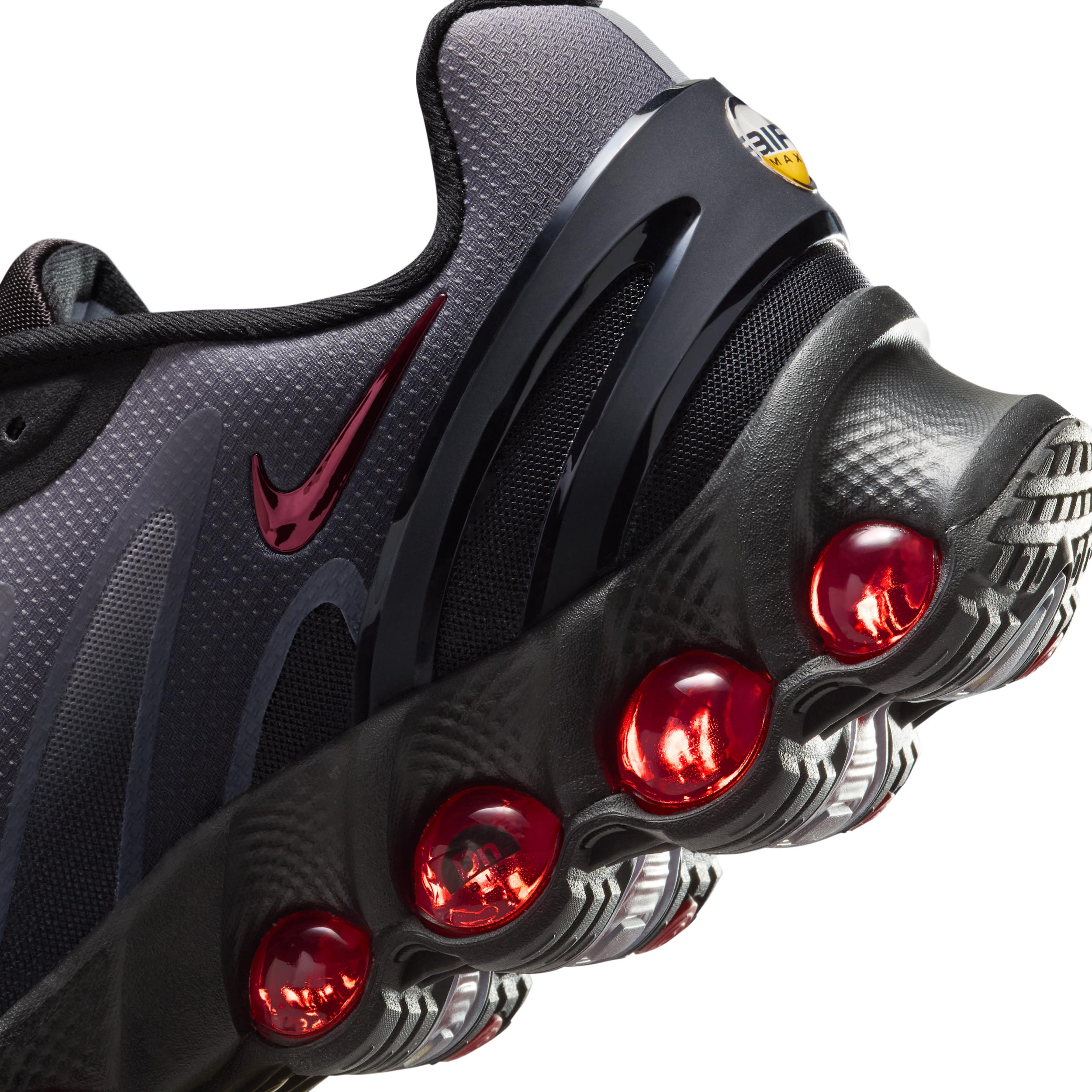 Nike Men's Air Max Dn8 Shoes Product Image