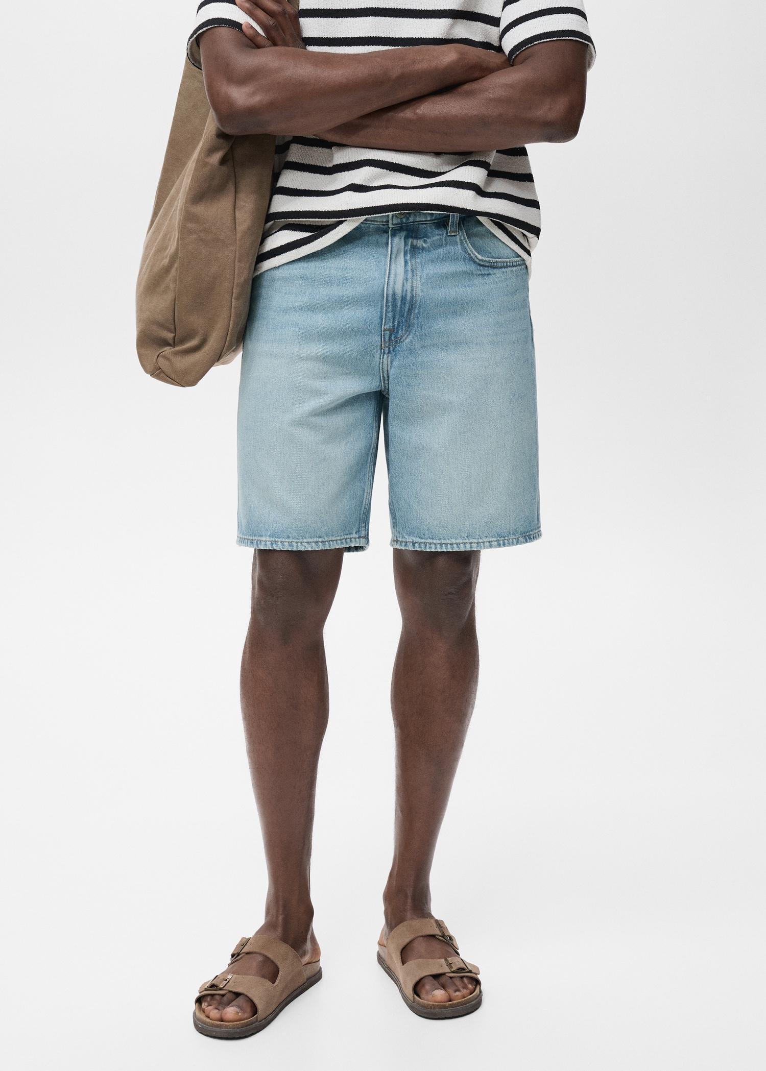 Regular-fit denim shorts - Men | MANGO USA Product Image
