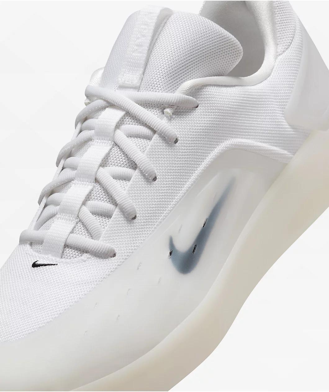 Nike SB Zoom Nyjah 4 White & Black Skate Shoes Product Image