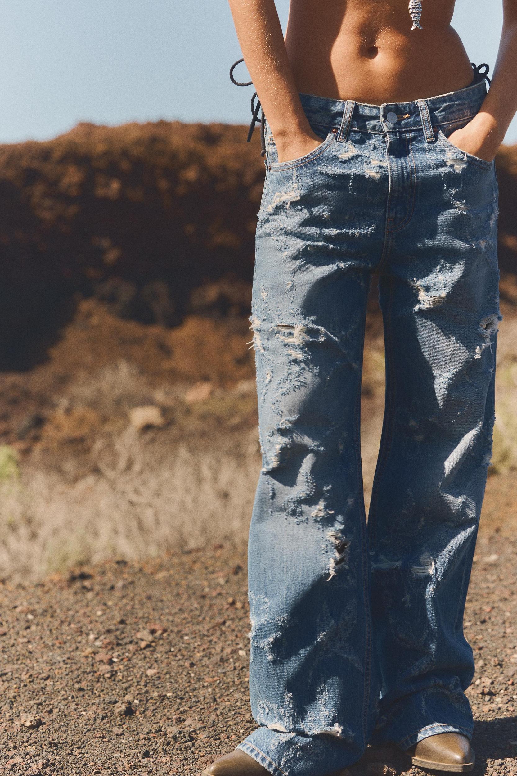 MID-RISE SLOUCHY RIPPED TRF JEANS Product Image
