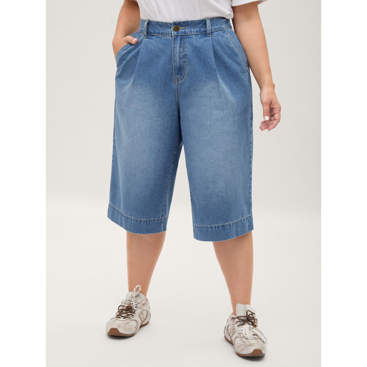 Plus Size Stretchy Back-Waist Cropped Jeans Women Denimlightblue No stretch Slanted pocket Jeans BloomChic 20/2X Product Image