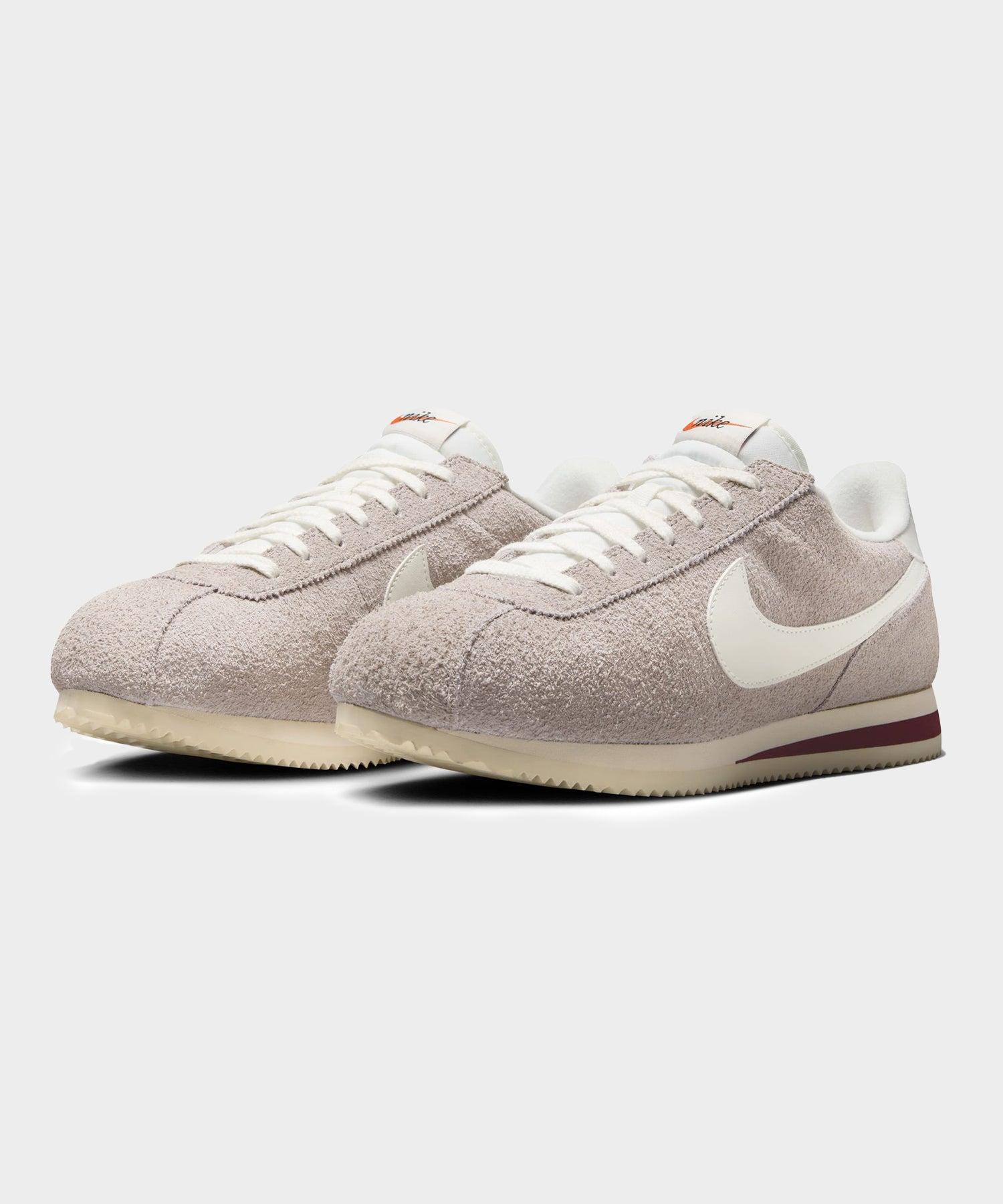 Nike Cortez SE Sneaker Product Image