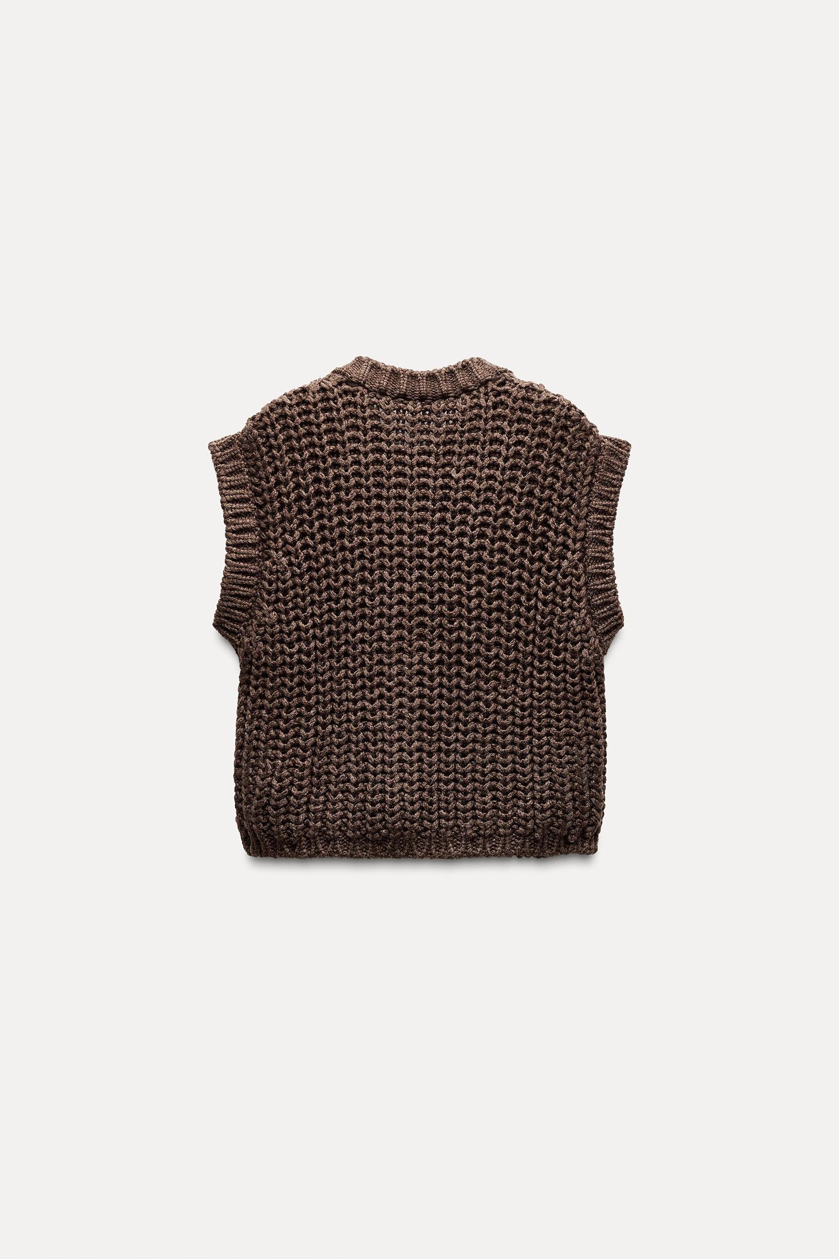 CHUNKY KNIT SWEATER VEST Product Image