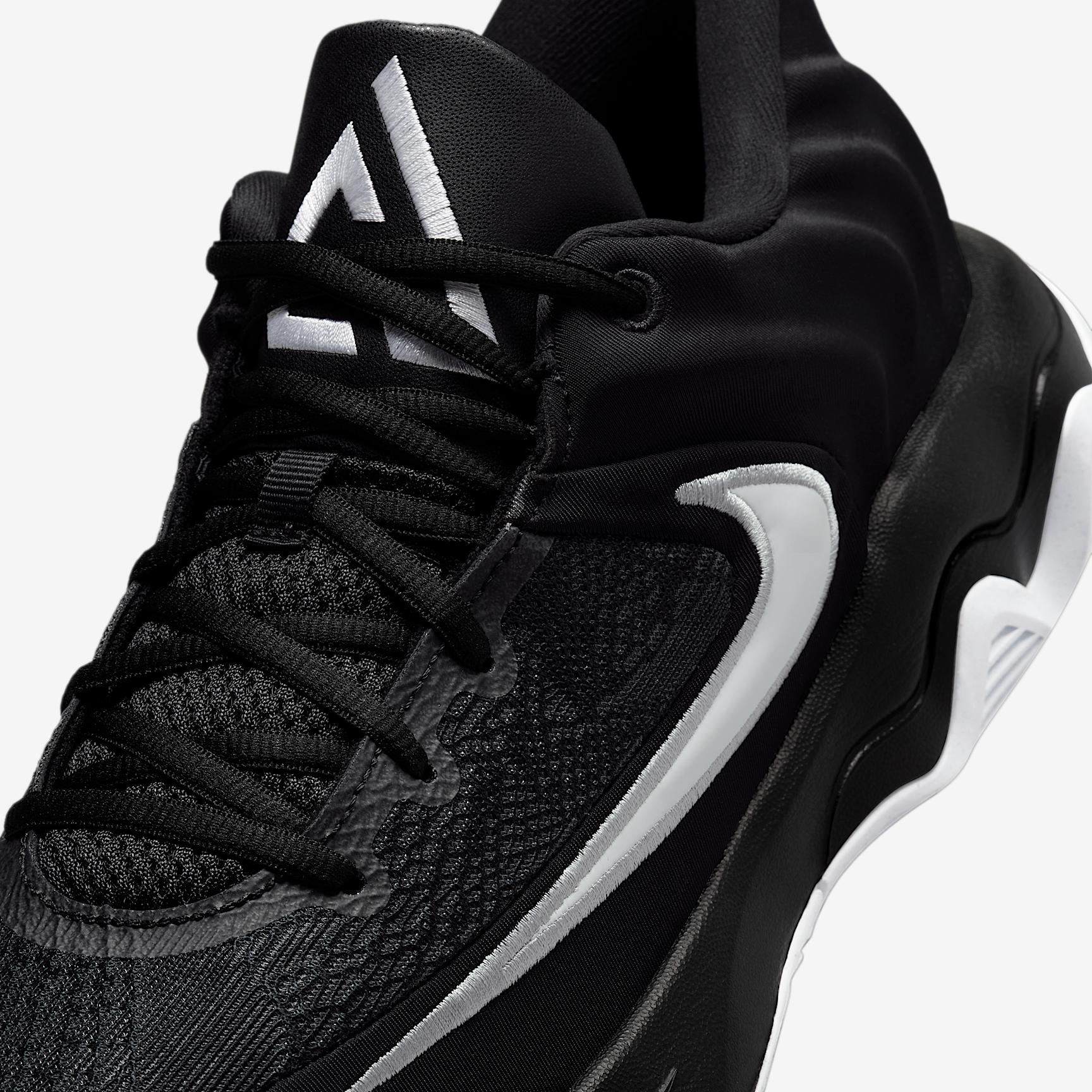 Nike Men's Giannis Immortality 4 Basketball Shoes Product Image