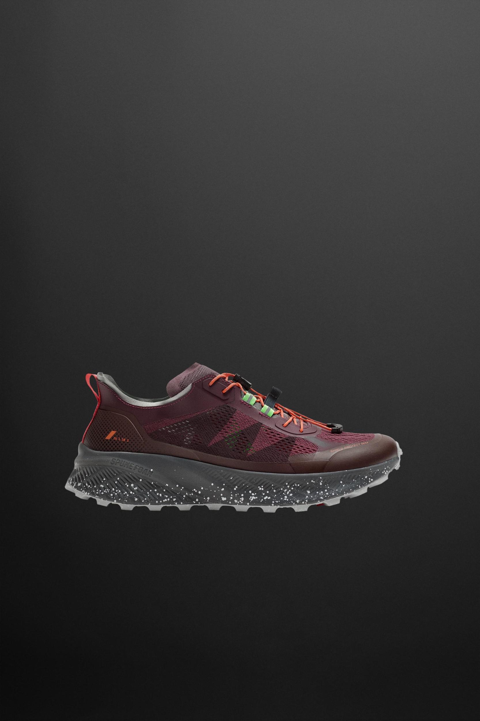 RUNNING SNEAKERS Product Image