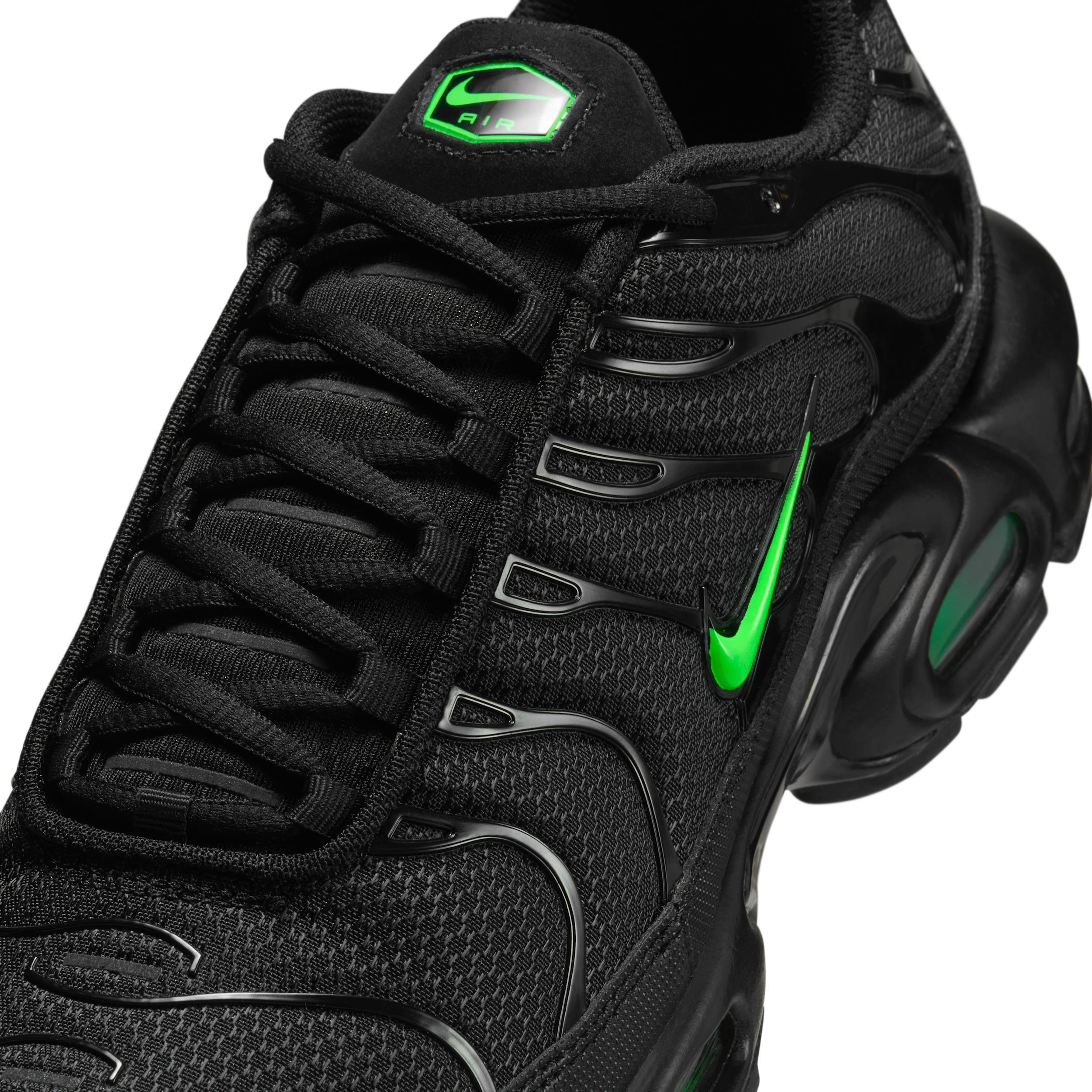 Nike Mens Air Max Plus Shoes | DM0032-024 Product Image